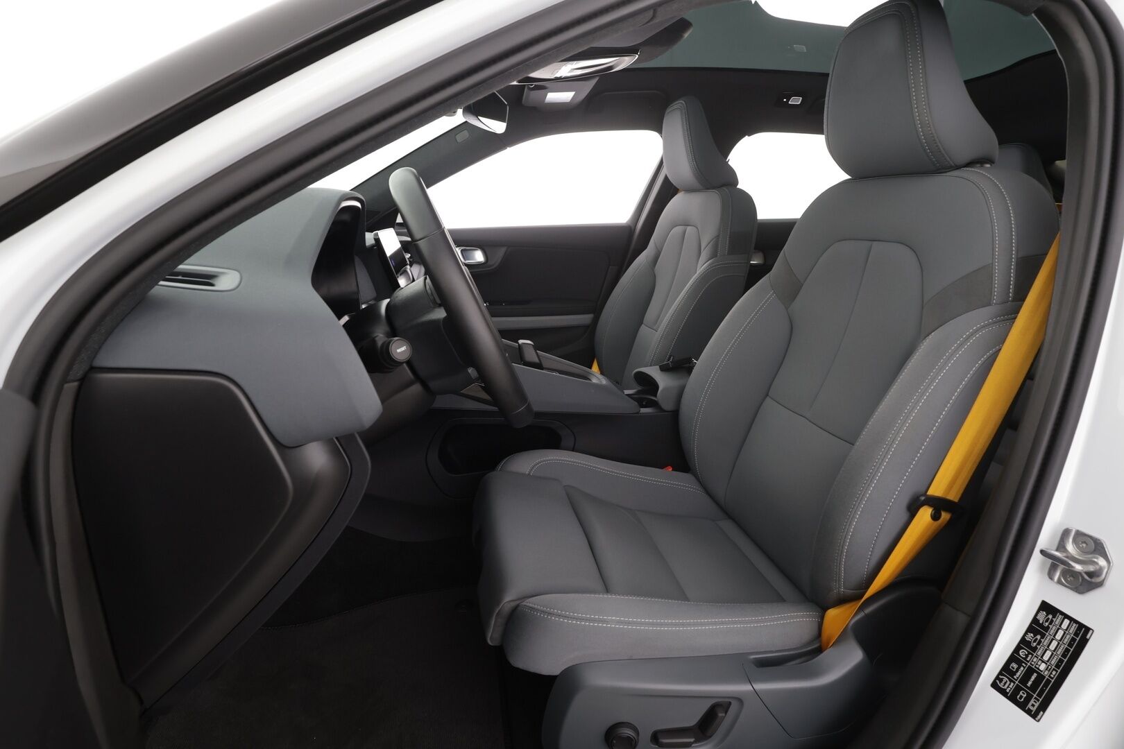 Polestar 2 2022 Long Range Dual Motor Performance * Sportpenkki Muistilla / ILP / H&K / P.Kamera / LED / Lasikatto / Kaistavahti * - 2x Latauskaapelit / Merkkihuollot