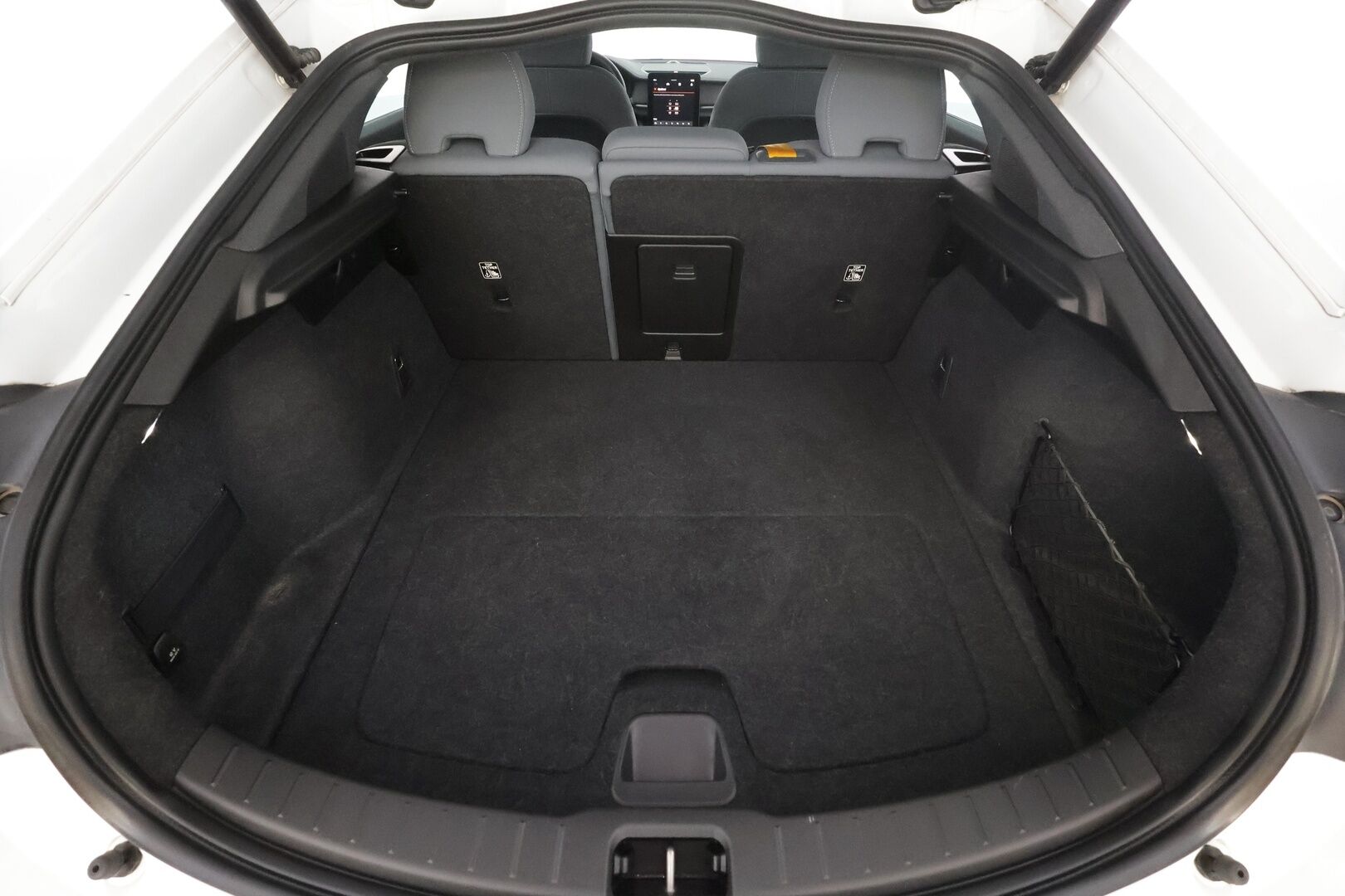 Polestar 2 2022 Long Range Dual Motor Performance * Sportpenkki Muistilla / ILP / H&K / P.Kamera / LED / Lasikatto / Kaistavahti * - 2x Latauskaapelit / Merkkihuollettu / Upea Performance Polestar!