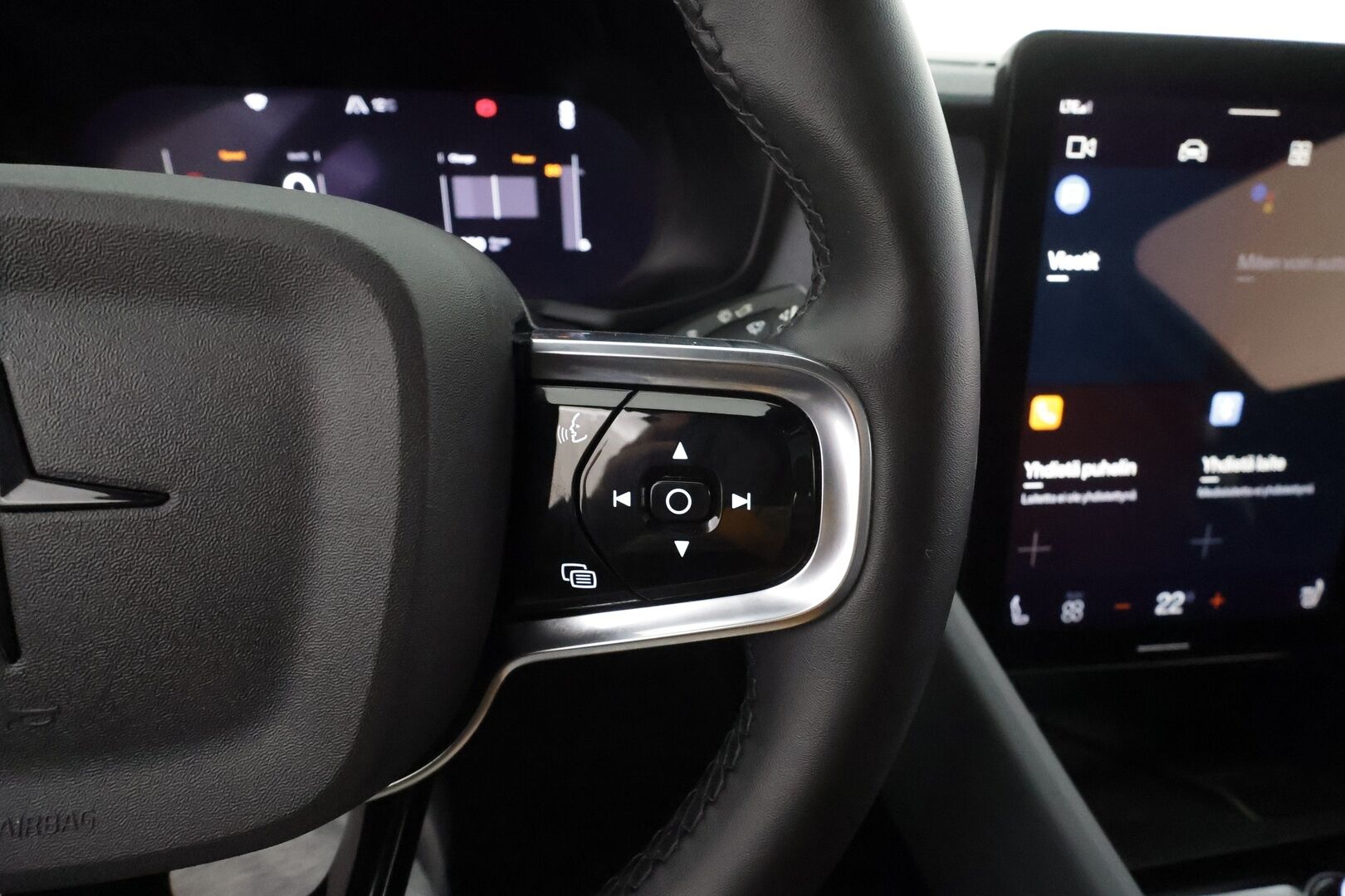 Polestar 2 2022 Long Range Dual Motor Performance * Sportpenkki Muistilla / ILP / H&K / P.Kamera / LED / Lasikatto / Kaistavahti * - 2x Latauskaapelit / Merkkihuollettu / Upea Performance Polestar!