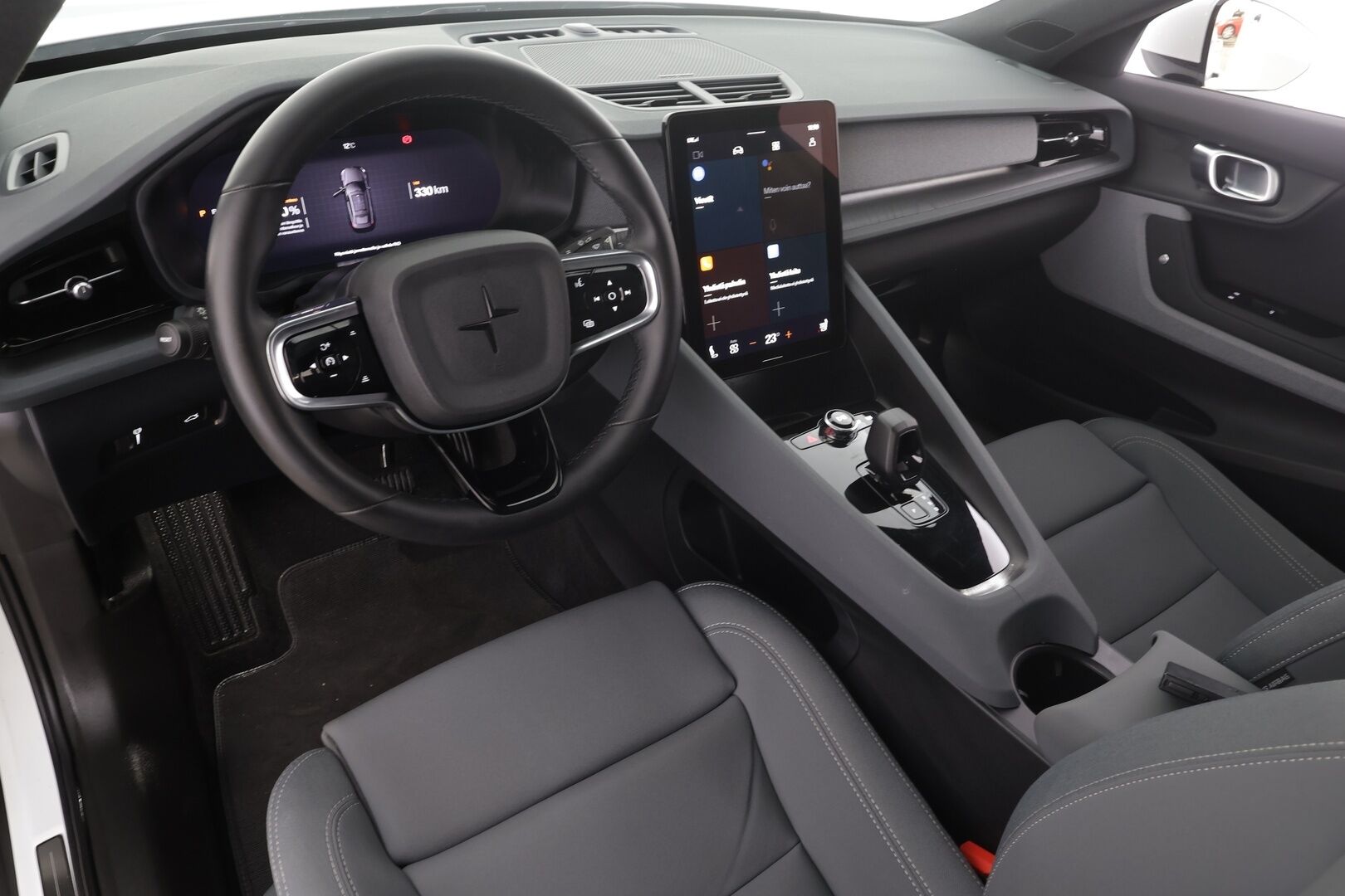 Polestar 2 2022 Long Range Dual Motor Performance * Sportpenkki Muistilla / ILP / H&K / P.Kamera / LED / Lasikatto / Kaistavahti * - 2x Latauskaapelit / Merkkihuollot