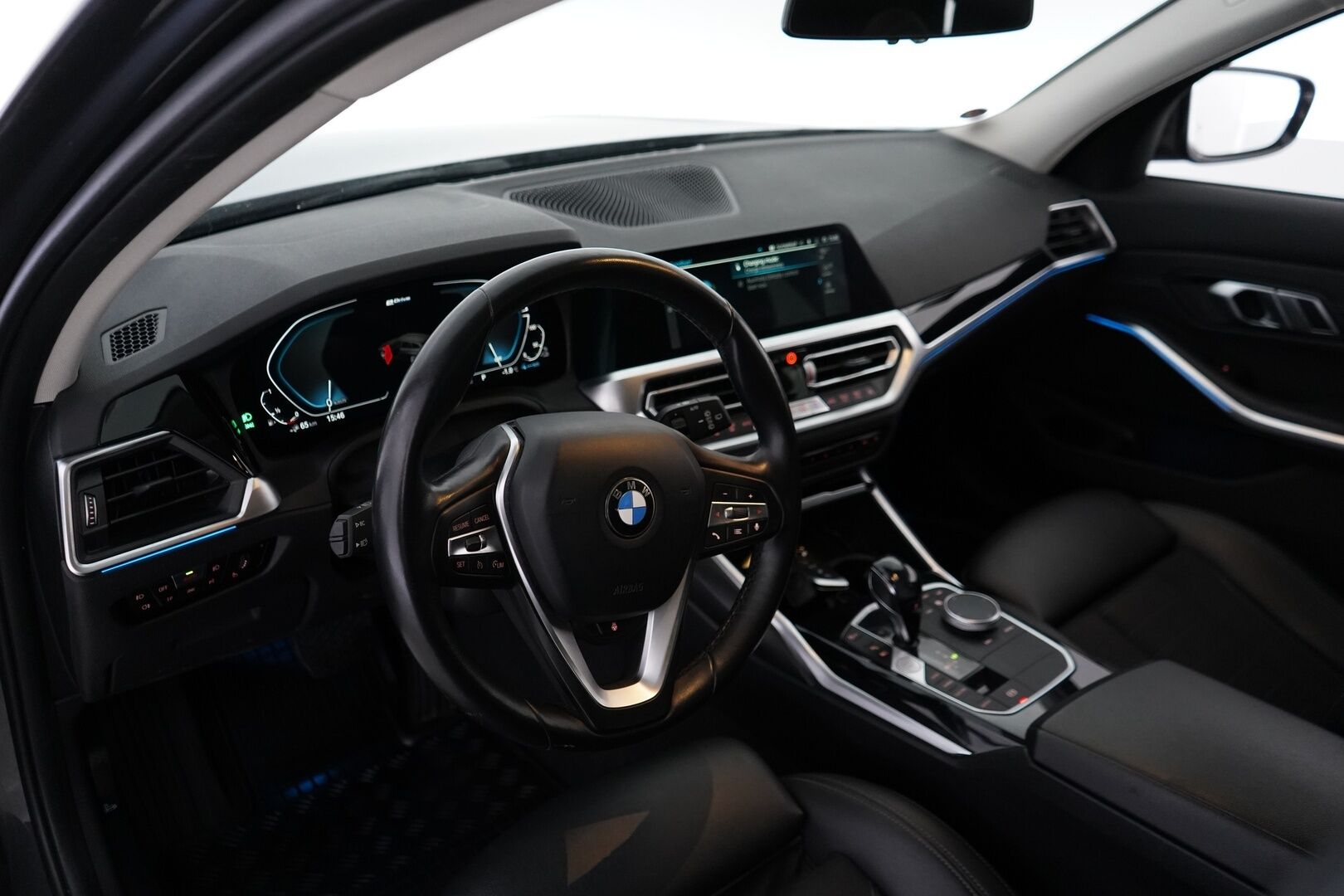 BMW 330 2021 G21 Touring 330e xDrive Business Sport *Koukku / Tutkat / Sporttipenkit / S.Luukku* - Kahdet BMW:n vanteet / Juuri huollettu 