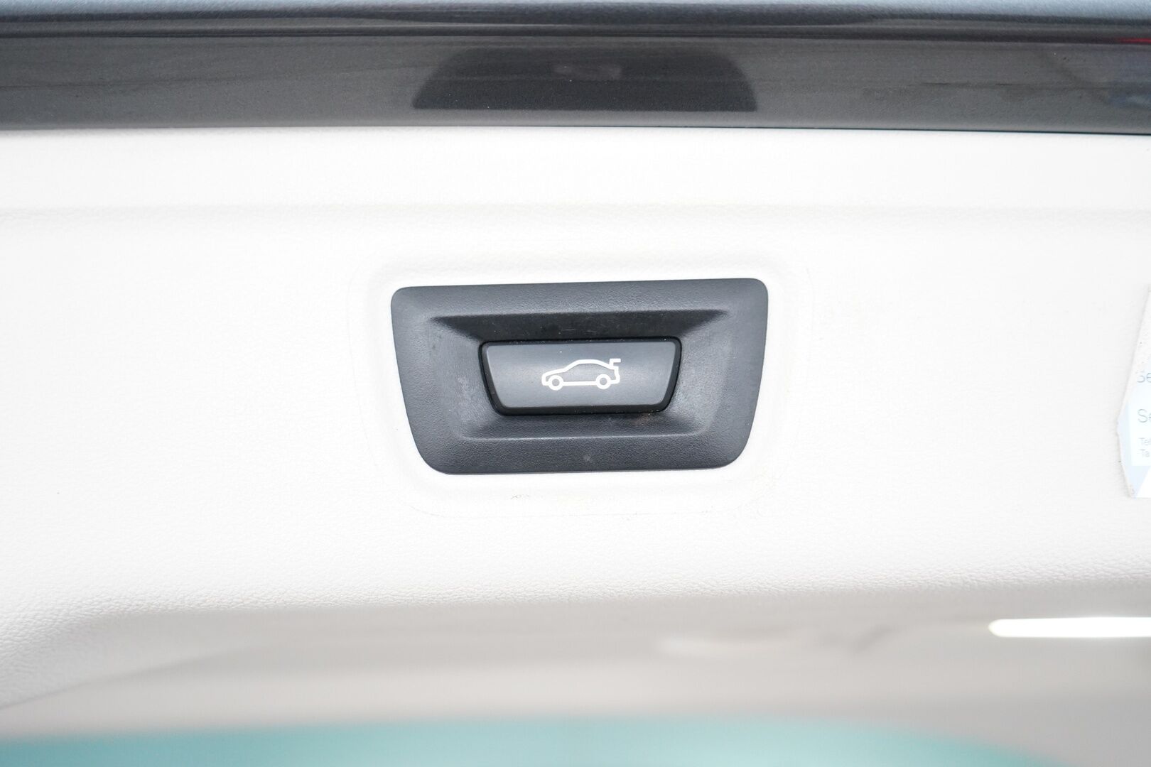 BMW 330 2021 G21 Touring 330e xDrive Business Sport *Koukku / Tutkat / Sporttipenkit / S.Luukku* - Kahdet BMW:n vanteet / Juuri huollettu / Säännöllinen huoltokirja