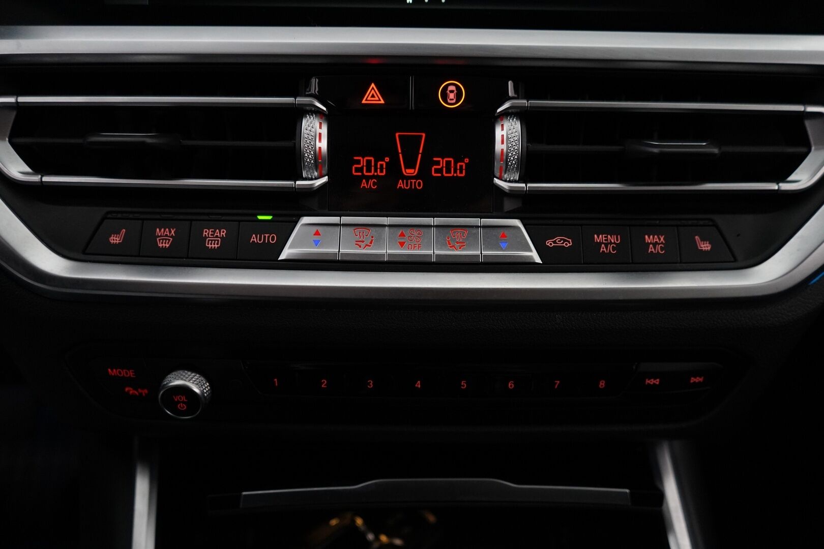 BMW 330 2021 G21 Touring 330e xDrive Business Sport *Koukku / Tutkat / Sporttipenkit / S.Luukku* - Kahdet BMW:n vanteet / Juuri huollettu / Säännöllinen huoltokirja - HULLUT AVAJAISHULINAT KORKOTARJOUS 3,29 %