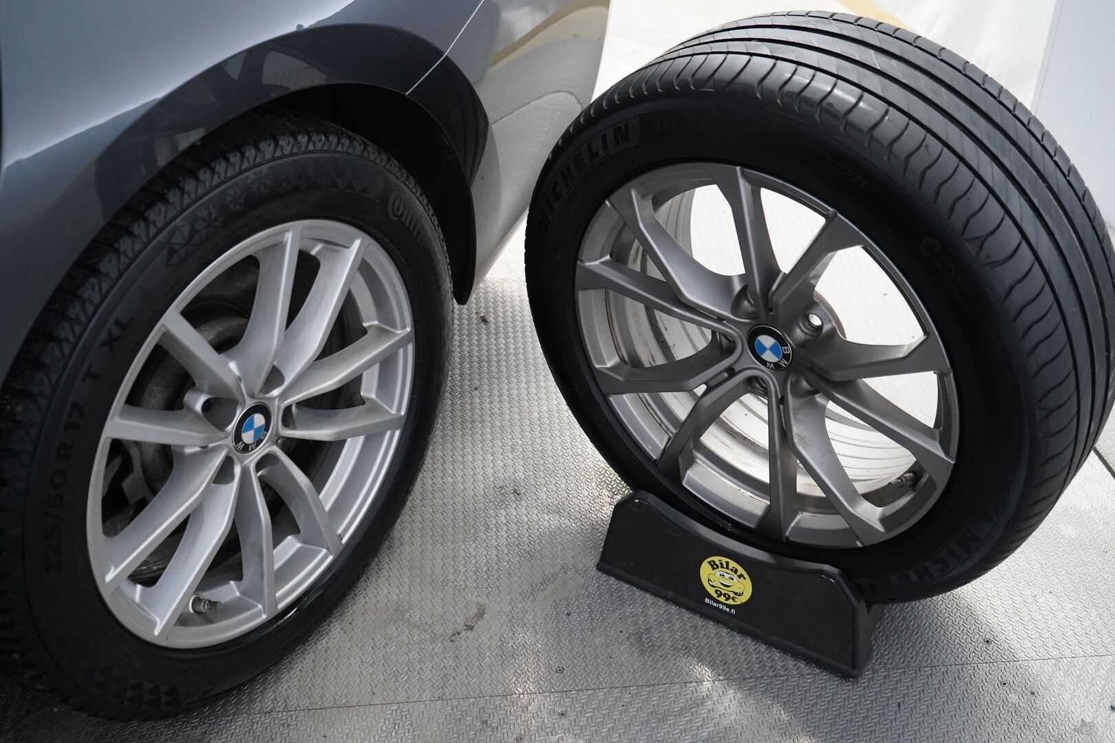 BMW 330 2021 G21 Touring 330e xDrive Business Sport *Koukku / Tutkat / Sporttipenkit / S.Luukku* - Kahdet BMW:n vanteet / Juuri huollettu / Säännöllinen huoltokirja - HULLUT AVAJAISHULINAT KORKOTARJOUS 3,29 %