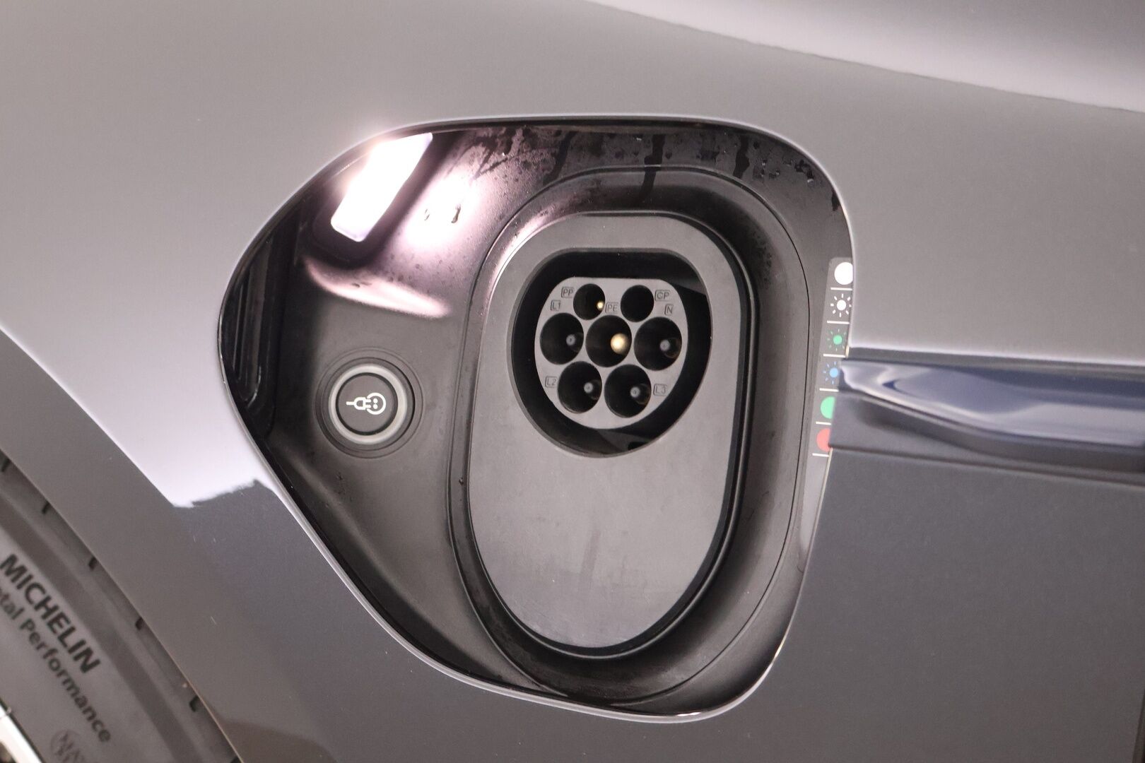 Porsche Taycan 2020 Turbo - 2,99 % KORKOTARJOUS TÄHÄN AUTOON - Adapt.Vakkari / InnoDrive / Bose Surround / Nelipyöräohjaus / Matrix LED / Ilmastoidut 18-Nahkapenkit / Ilma-alusta / Supervarusteet!