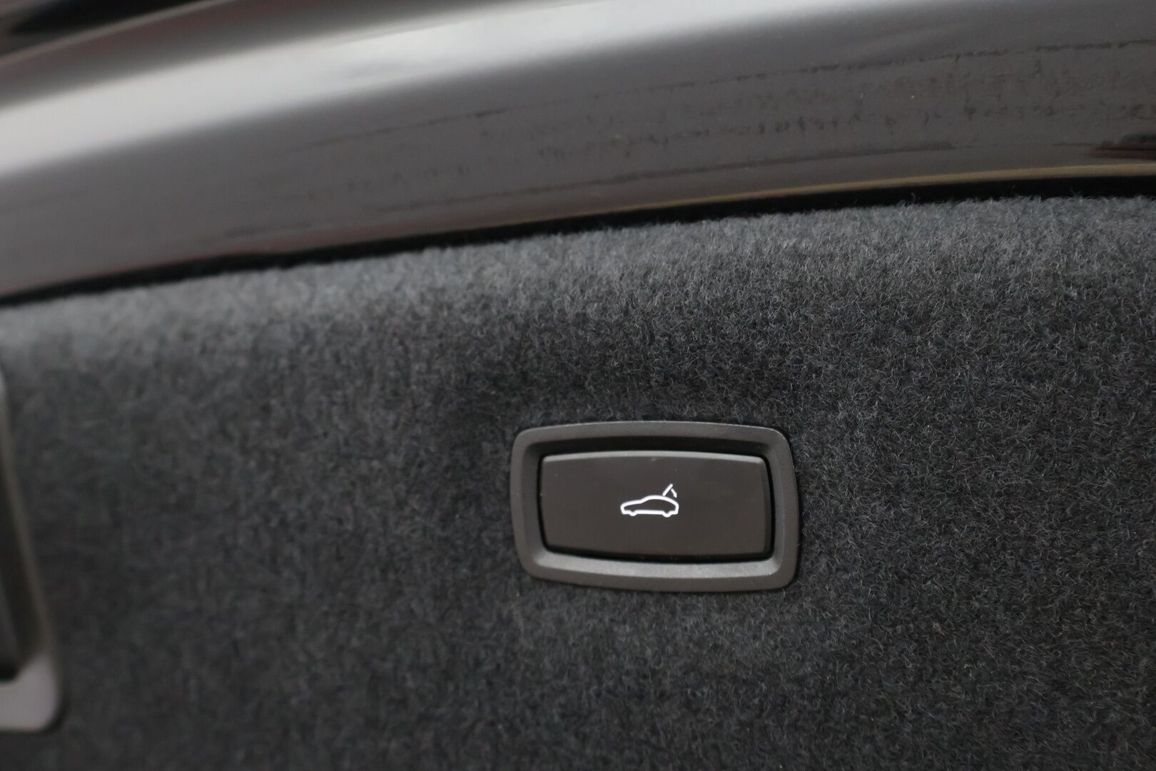 Porsche Taycan 2020 Turbo - 2,99 % KORKOTARJOUS TÄHÄN AUTOON - Adapt.Vakkari / InnoDrive / Bose Surround / Nelipyöräohjaus / Matrix LED / Ilmastoidut 18-Nahkapenkit / Ilma-alusta / Supervarusteet!