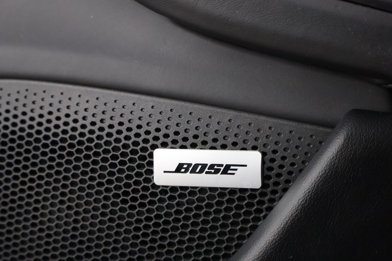 Porsche Taycan 2020 Turbo - 2,99 % KORKOTARJOUS TÄHÄN AUTOON - Adapt.Vakkari / InnoDrive / Bose Surround / Nelipyöräohjaus / Matrix LED / Ilmastoidut 18-Nahkapenkit / Ilma-alusta / Supervarusteet!