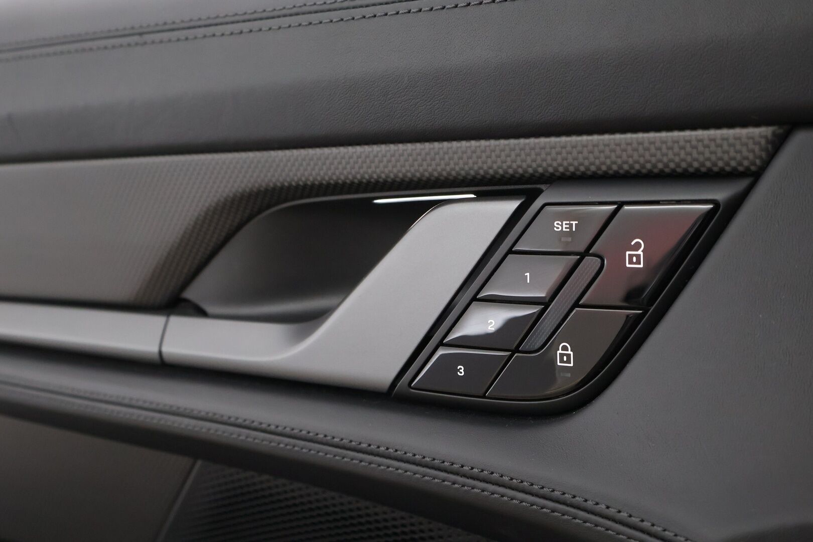Porsche Taycan 2020 Turbo - 2,99 % KORKOTARJOUS TÄHÄN AUTOON - Adapt.Vakkari / InnoDrive / Bose Surround / Nelipyöräohjaus / Matrix LED / Ilmastoidut 18-Nahkapenkit / Ilma-alusta / Supervarusteet!