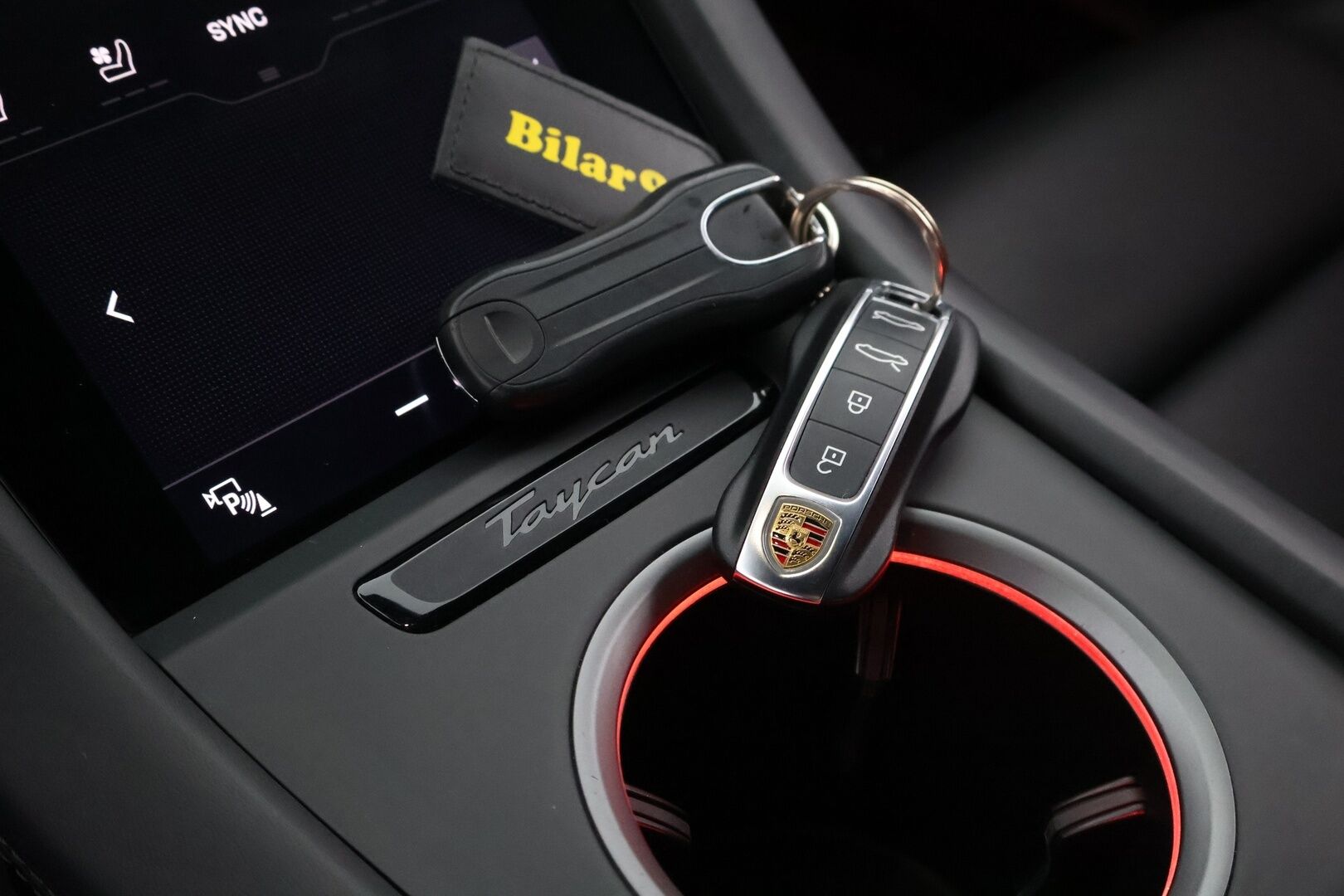 Porsche Taycan 2020 Turbo - 2,99 % KORKOTARJOUS TÄHÄN AUTOON - Adapt.Vakkari / InnoDrive / Bose Surround / Nelipyöräohjaus / Matrix LED / Ilmastoidut 18-Nahkapenkit / Ilma-alusta / Supervarusteet!