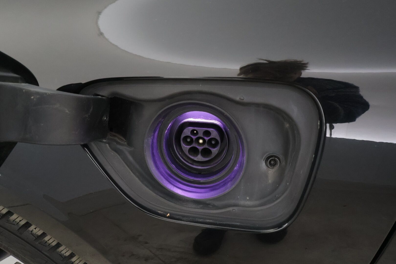 Volvo V60 2021 T8 TwE AWD R-Design aut * ACC / P.kamera / Muistipenkki / Webasto / BLIS / Koukku / Sporttipenkit / KeylessGo * - Kahdet renkaat aluvanteilla / Akku kuntotarkastettu / Merkkihuollettu