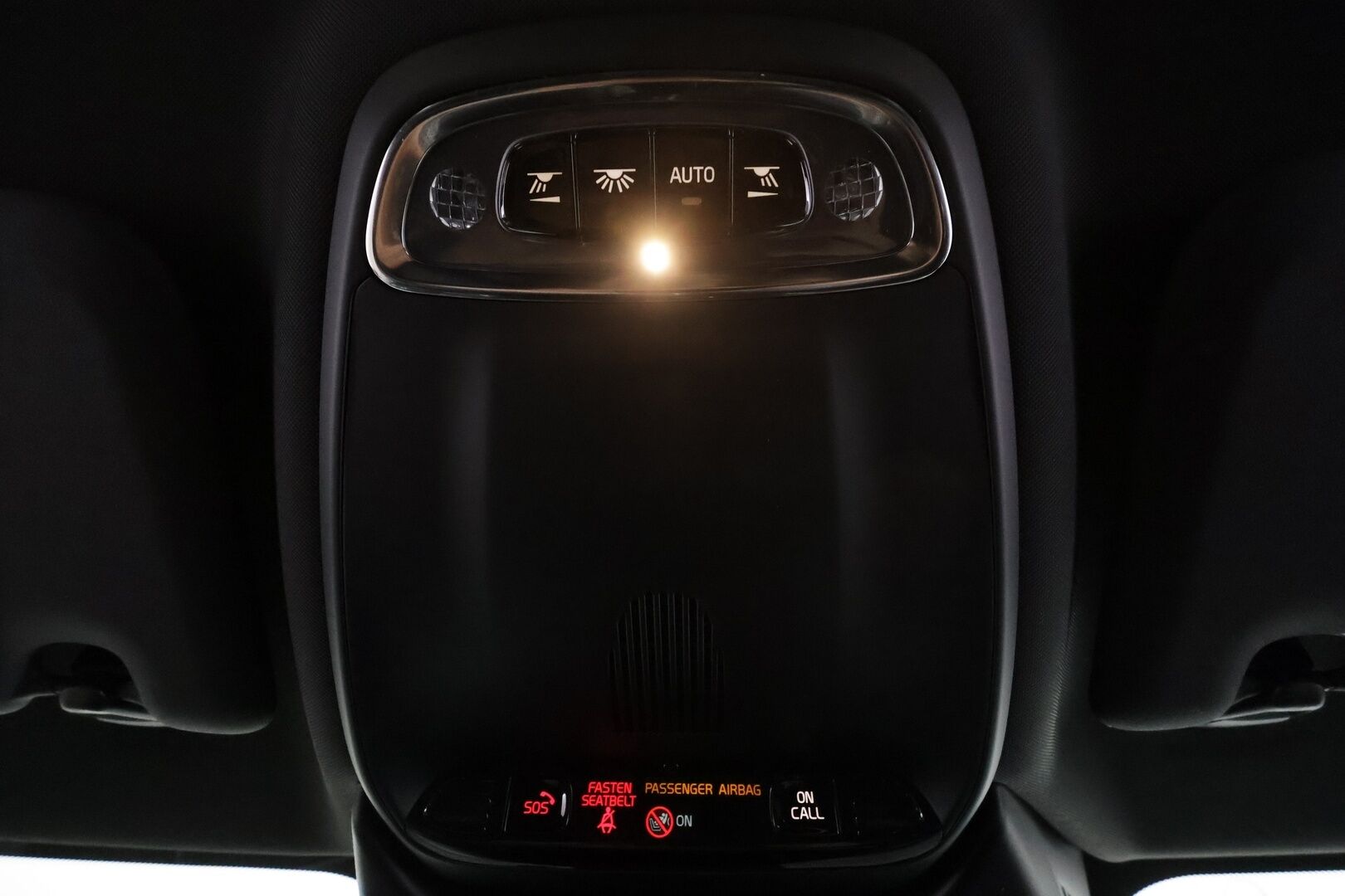 Volvo V60 2021 T8 TwE AWD R-Design aut * ACC / P.kamera / Muistipenkki / Webasto / BLIS / Koukku / Sporttipenkit / KeylessGo * - Kahdet renkaat aluvanteilla / Akku kuntotarkastettu / Merkkihuollettu