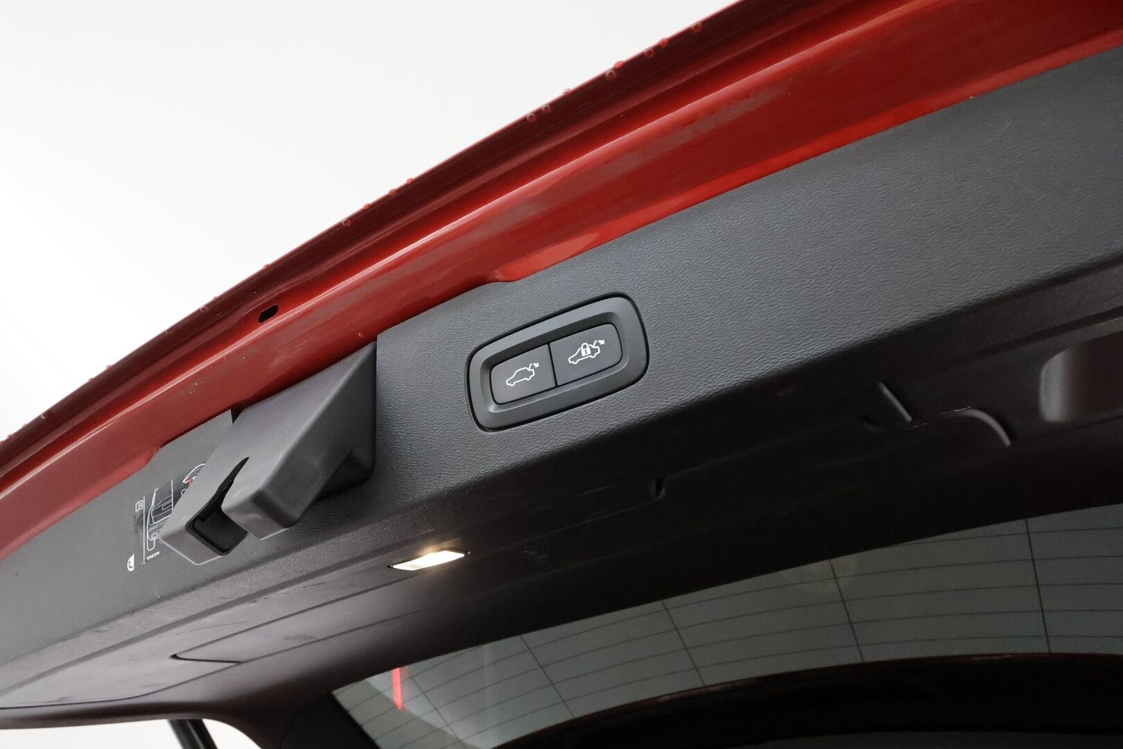 Volvo V60 2020 T6 TwE AWD Momentum aut **Koukku / Adapt.vakkari / Keyless / TULOSSA