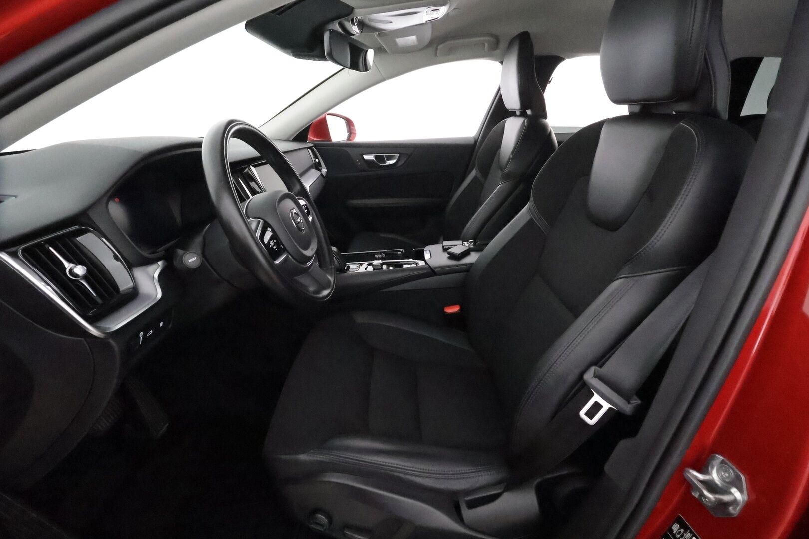 Volvo V60 2020 T6 TwE AWD Momentum aut **Koukku / Adapt.vakkari / Keyless / TULOSSA