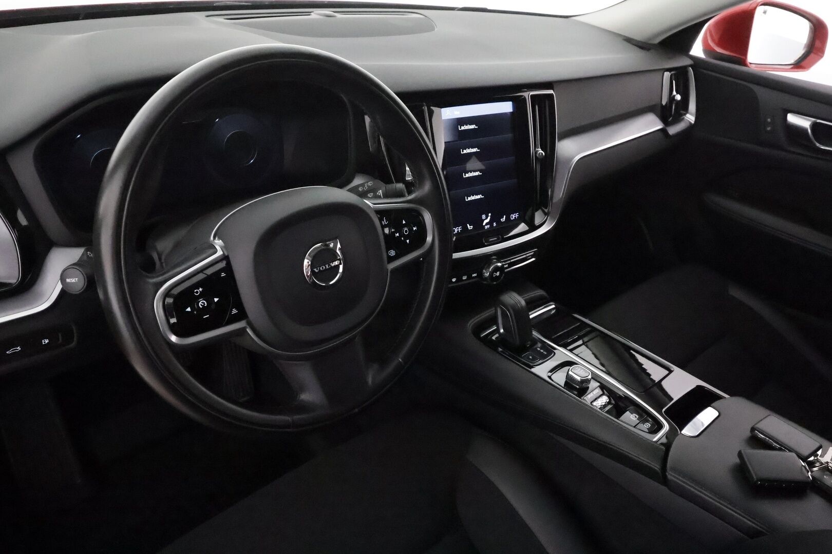 Volvo V60 2020 T6 TwE AWD Momentum aut **Koukku / Adapt.vakkari / Keyless / TULOSSA