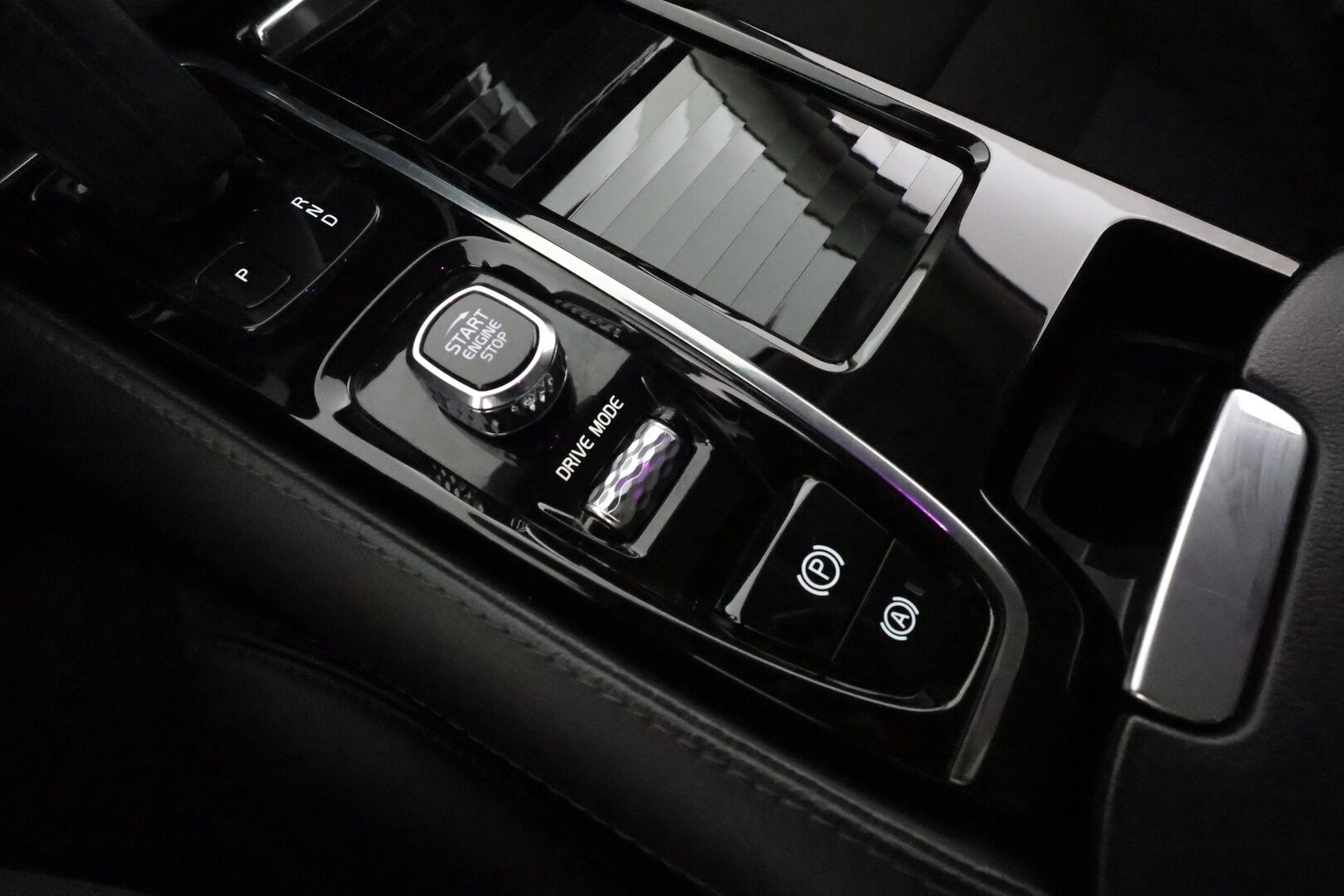 Volvo V60 2020 T6 TwE AWD Momentum aut **Koukku / Adapt.vakkari / Keyless / TULOSSA