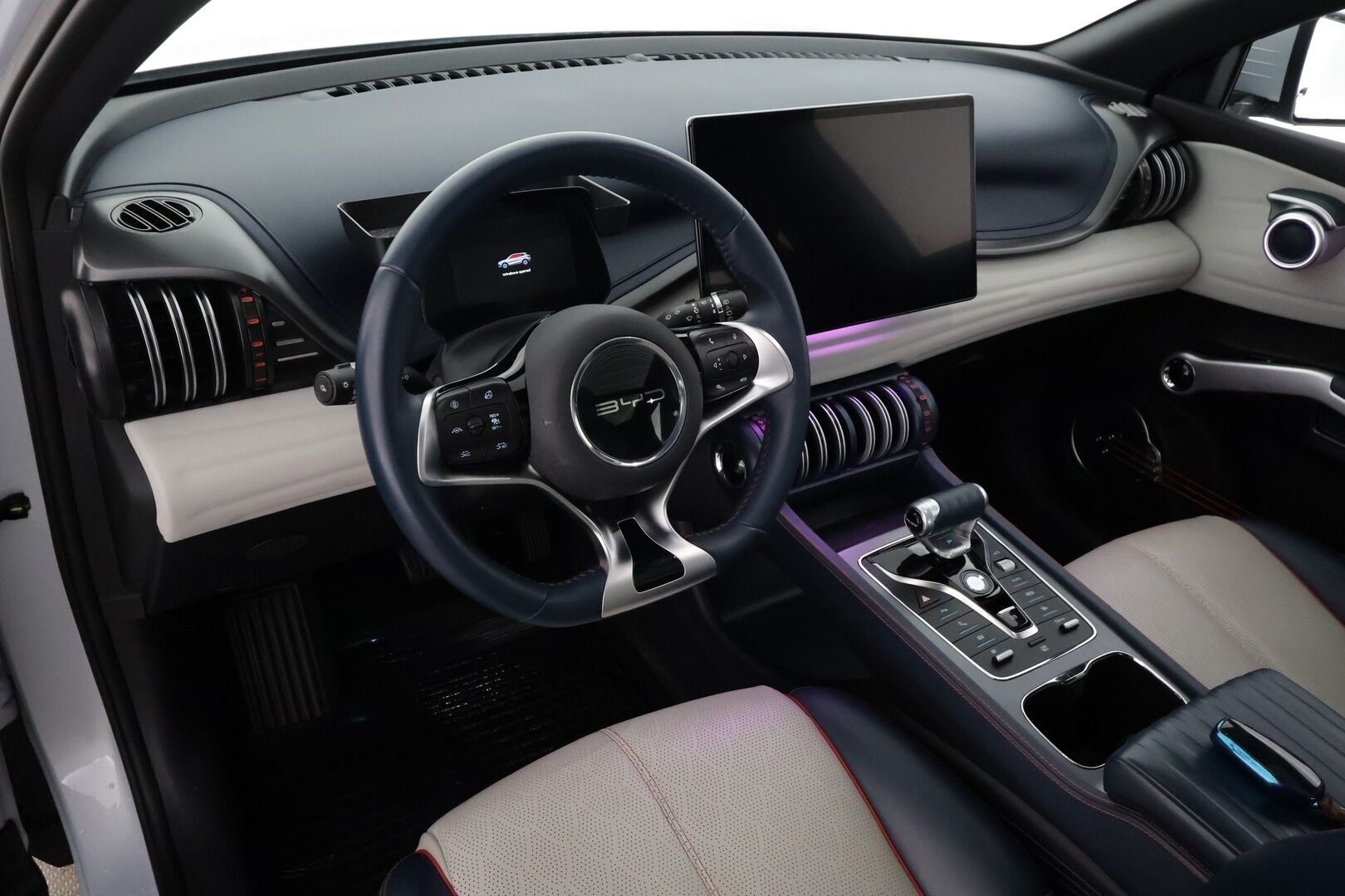BYD Atto 3 2022 Design - | ILP | 360 | ACC | Sähköpenkit | Panorama | LED | Kaistavahti | Katveavustin | Navi | Keyless | 2x Latauskaapelit |