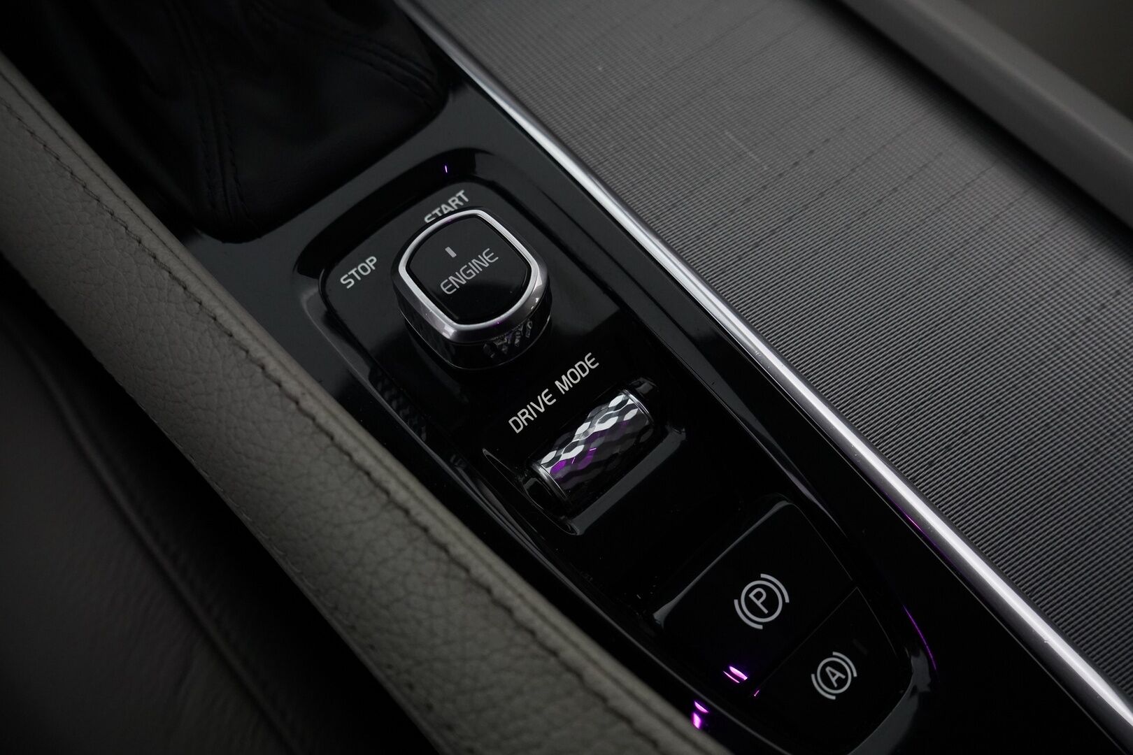 Volvo V90 2017 D4 AWD Inscription aut. *Polestar / HUD / ACC / 360° / Webasto / Muistipenkki / Keyless / Koukku* - Polestar / Kahdet OEM vanteet / Juuri katsastettu / Viimeisin huolto 241tkm / Huippuvarusteet