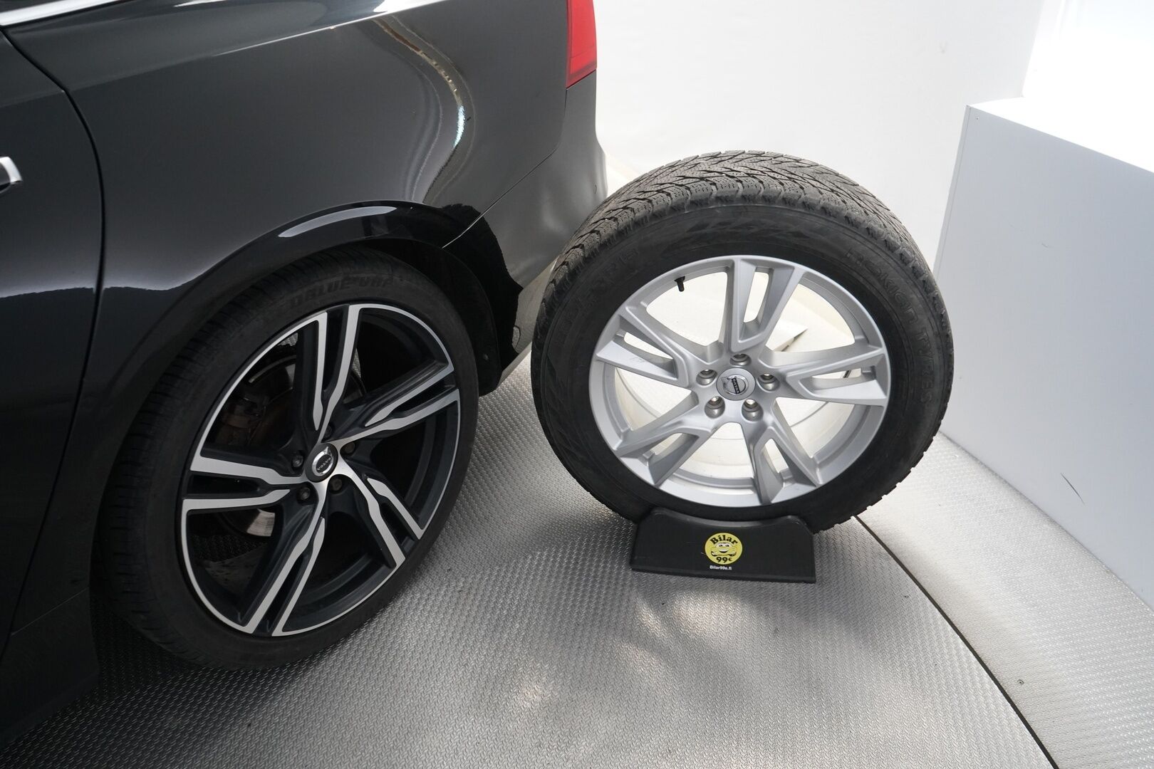 Volvo V90 2017 D4 AWD Inscription aut. *Polestar / HUD / ACC / 360° / Webasto / Muistipenkki / Keyless / Koukku* - Polestar / Kahdet OEM vanteet / Juuri katsastettu / Viimeisin huolto 241tkm / Huippuvarusteet