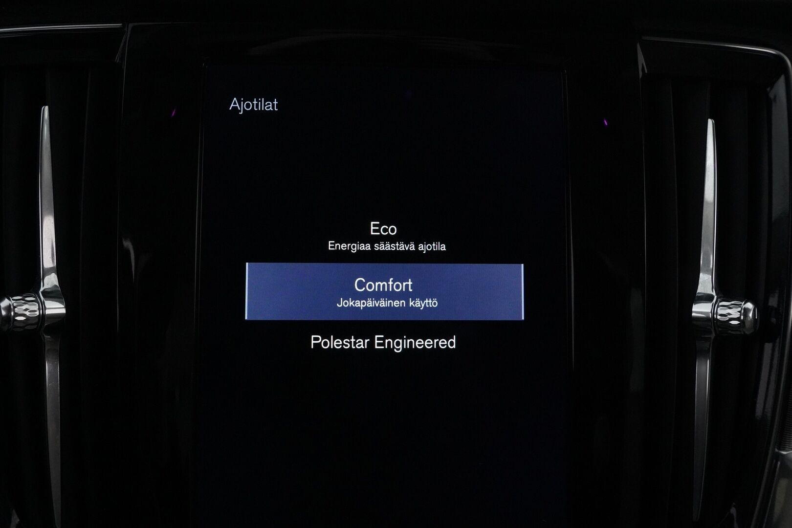 Volvo V90 2017 D4 AWD Inscription aut. *Polestar / HUD / ACC / 360° / Webasto / Muistipenkki / Keyless / Koukku* - Juuri saapunut! / Juuri huollettu / Polestar / Kahdet OEM vanteet / Huippuvarusteet 