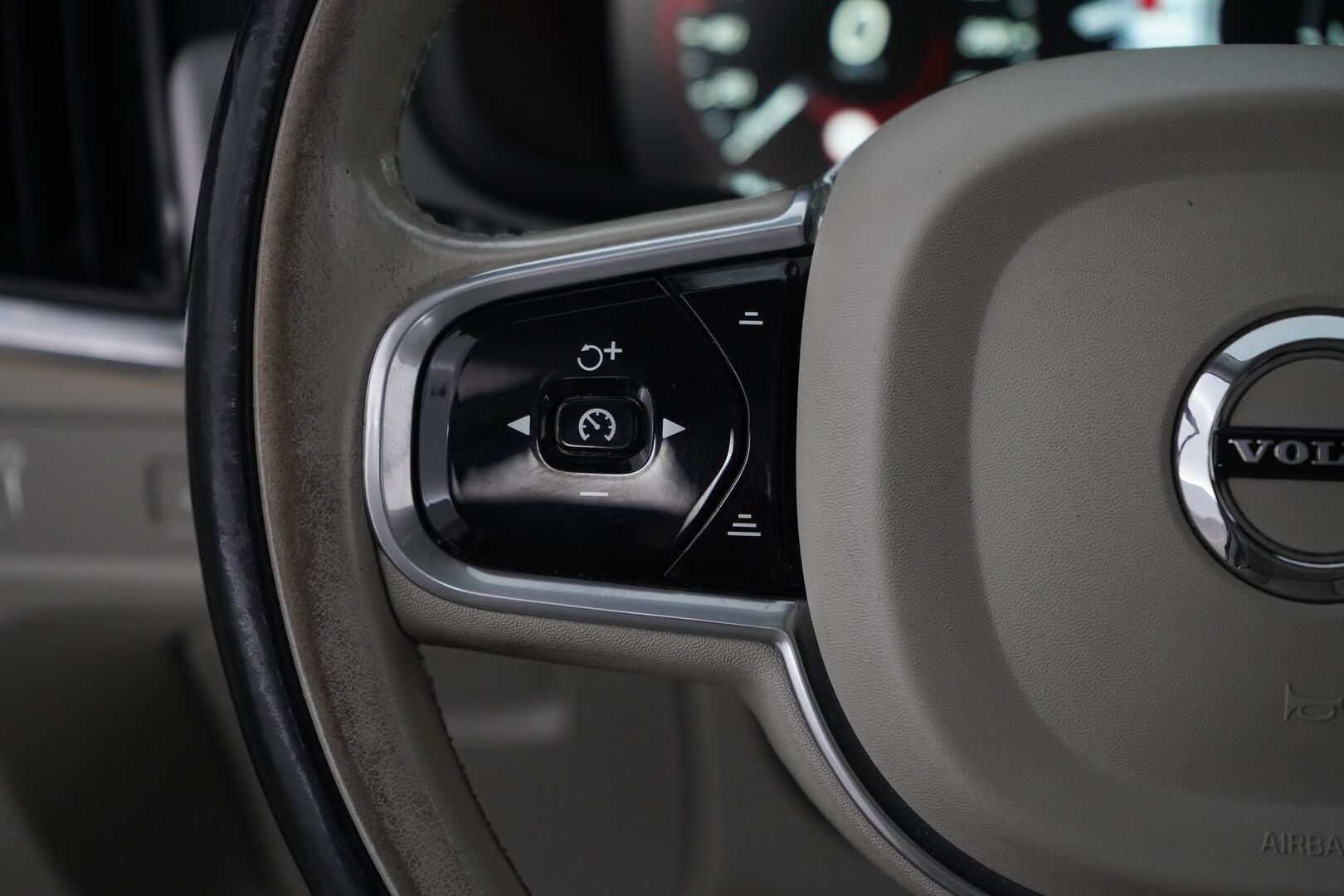 Volvo V90 2017 D4 AWD Inscription aut. *Polestar / HUD / ACC / 360° / Webasto / Muistipenkki / Keyless / Koukku* - Polestar / Kahdet OEM vanteet / Huippuvarusteet / Viimeisin huolto 241tkm