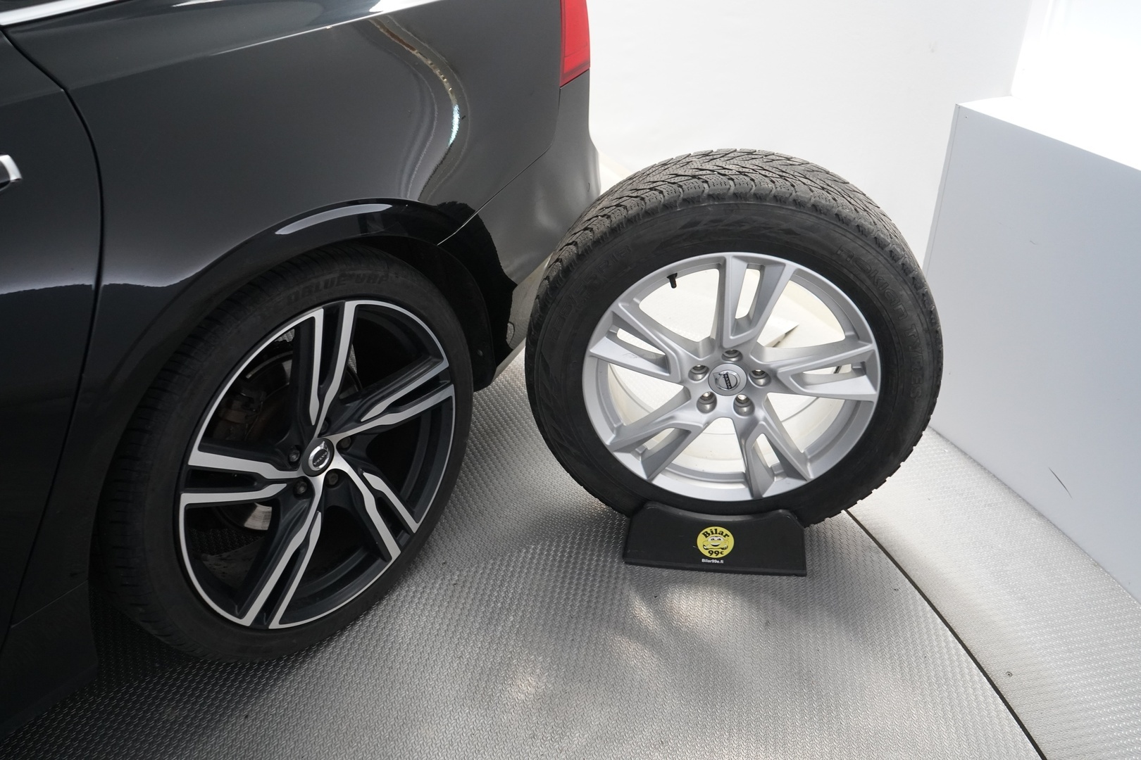 Volvo V90 2017 D4 AWD Inscription aut. *Polestar / HUD / ACC / 360° / Webasto / Muistipenkki / Keyless / Koukku* - Polestar / Kahdet OEM vanteet / Huippuvarusteet / Viimeisin huolto 241tkm