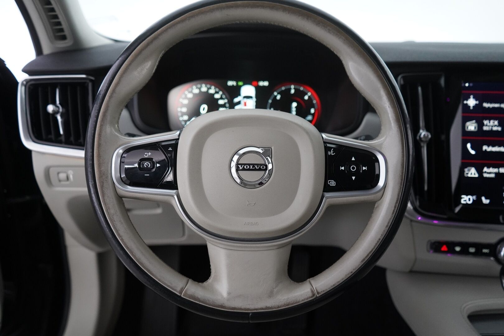 Volvo V90 2017 D4 AWD Inscription aut. *Polestar / HUD / ACC / 360° / Webasto / Muistipenkki / Keyless / Koukku* - Polestar / Kahdet OEM vanteet / Huippuvarusteet / Viimeisin huolto 241tkm