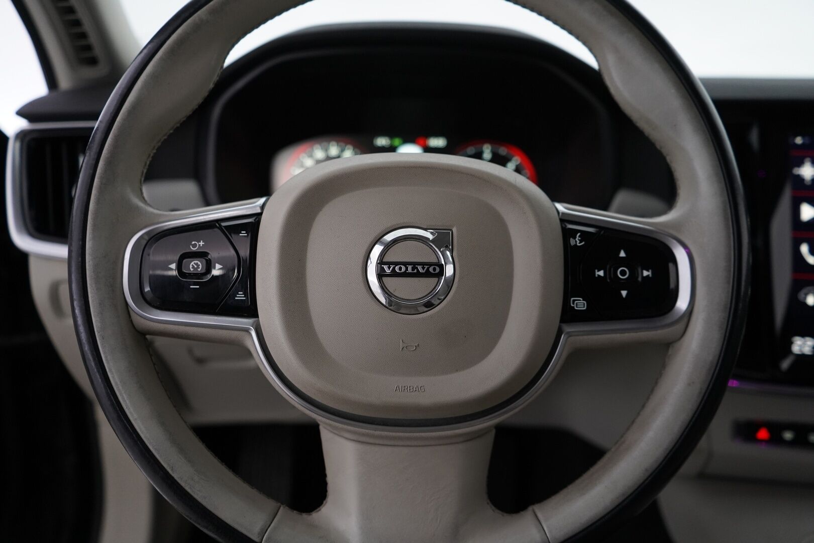 Volvo V90 2017 D4 AWD Inscription aut. *Polestar / HUD / ACC / 360° / Webasto / Muistipenkki / Keyless / Koukku* - Juuri saapunut! / Juuri huollettu / Polestar / Kahdet OEM vanteet / Huippuvarusteet 