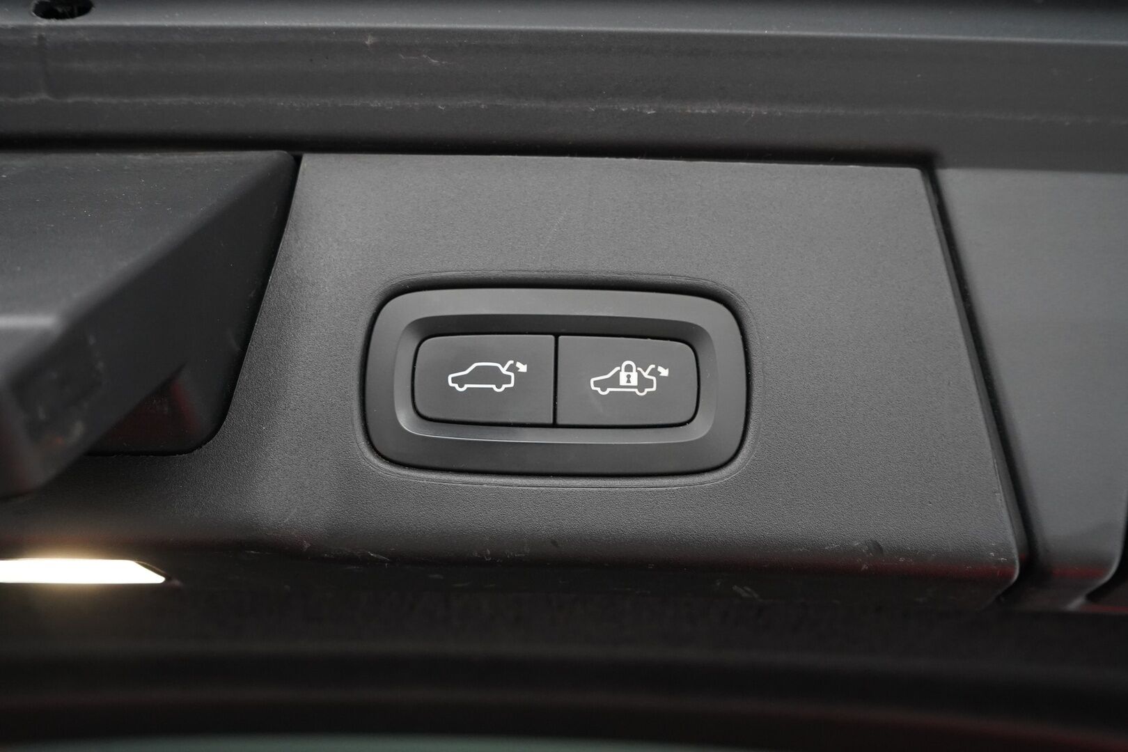 Volvo V90 2017 D4 AWD Inscription aut. *Polestar / HUD / ACC / 360° / Webasto / Muistipenkki / Keyless / Koukku* - Polestar / Kahdet OEM vanteet / Huippuvarusteet / Viimeisin huolto 241tkm