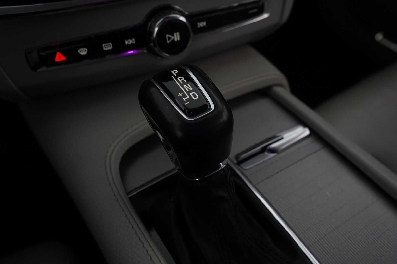 Volvo V90 2017 D4 AWD Inscription aut. *Polestar / HUD / ACC / 360° / Webasto / Muistipenkki / Keyless / Koukku* - Polestar / Kahdet OEM vanteet / Huippuvarusteet / Viimeisin huolto 241tkm