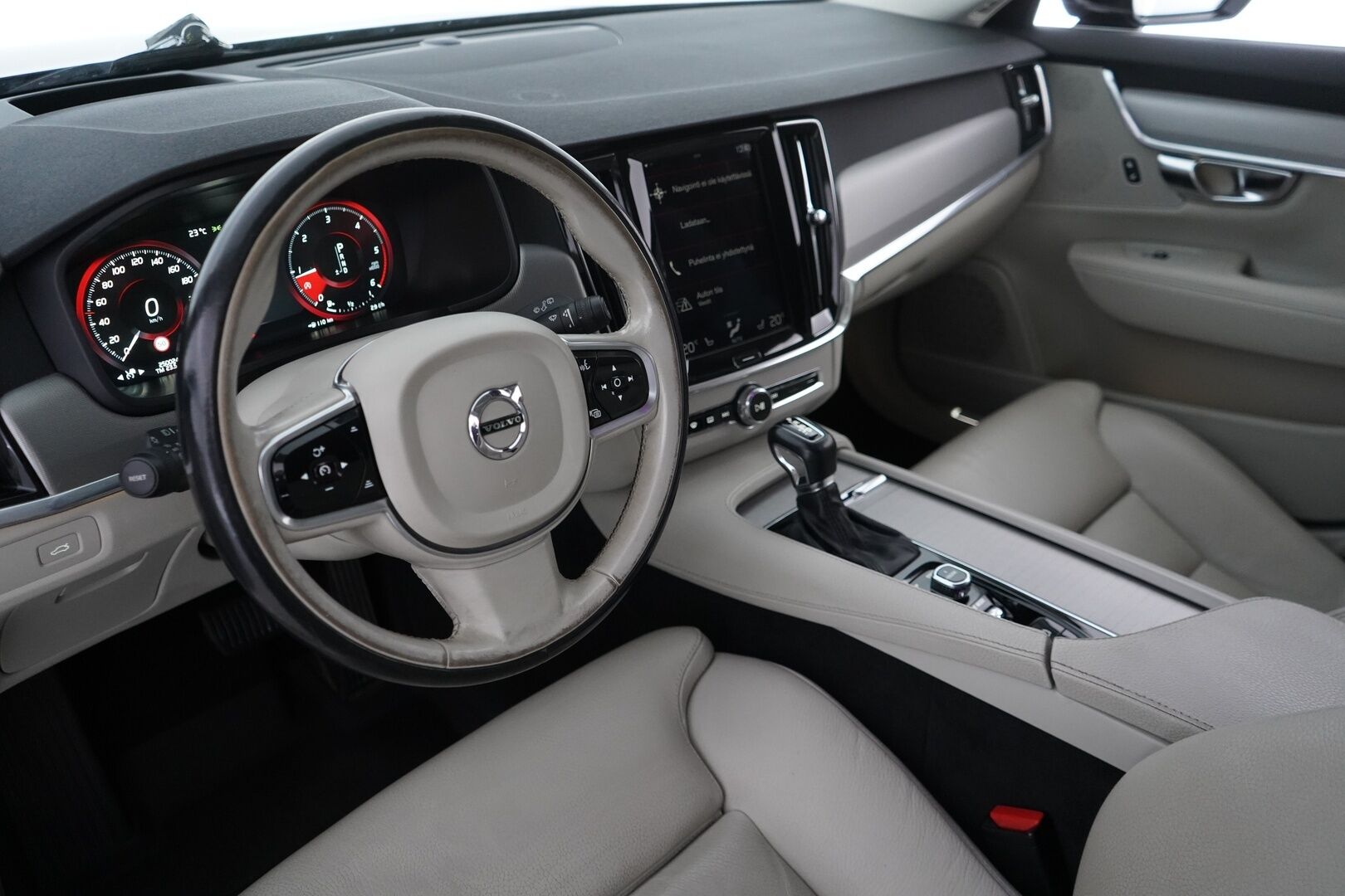 Volvo V90 2017 D4 AWD Inscription aut. *Polestar / HUD / ACC / 360° / Webasto / Muistipenkki / Keyless / Koukku* - Polestar / Kahdet OEM vanteet / Huippuvarusteet / Viimeisin huolto 241tkm