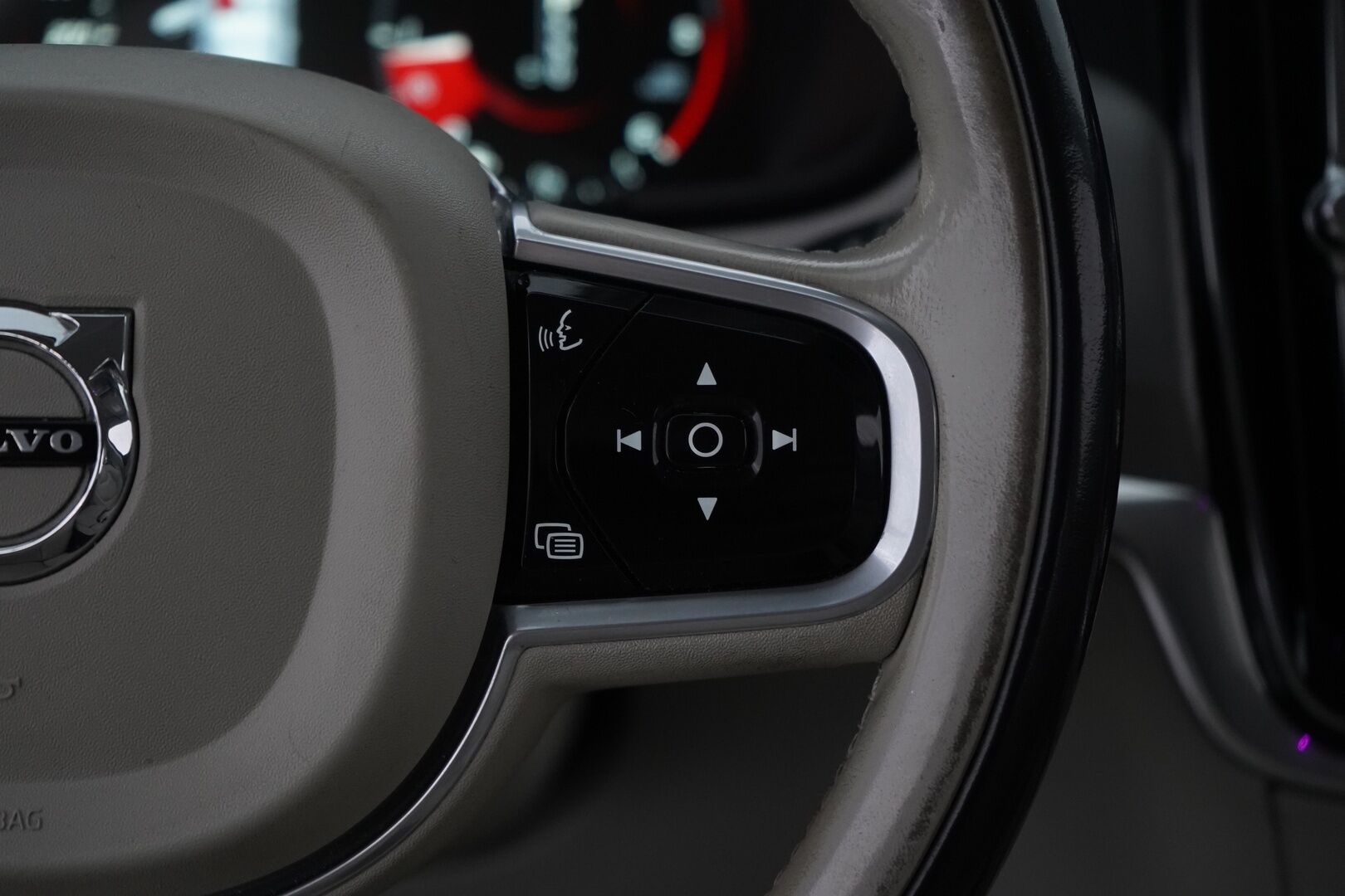 Volvo V90 2017 D4 AWD Inscription aut. *Polestar / HUD / ACC / 360° / Webasto / Muistipenkki / Keyless / Koukku* - Polestar / Kahdet OEM vanteet / Huippuvarusteet / Viimeisin huolto 241tkm