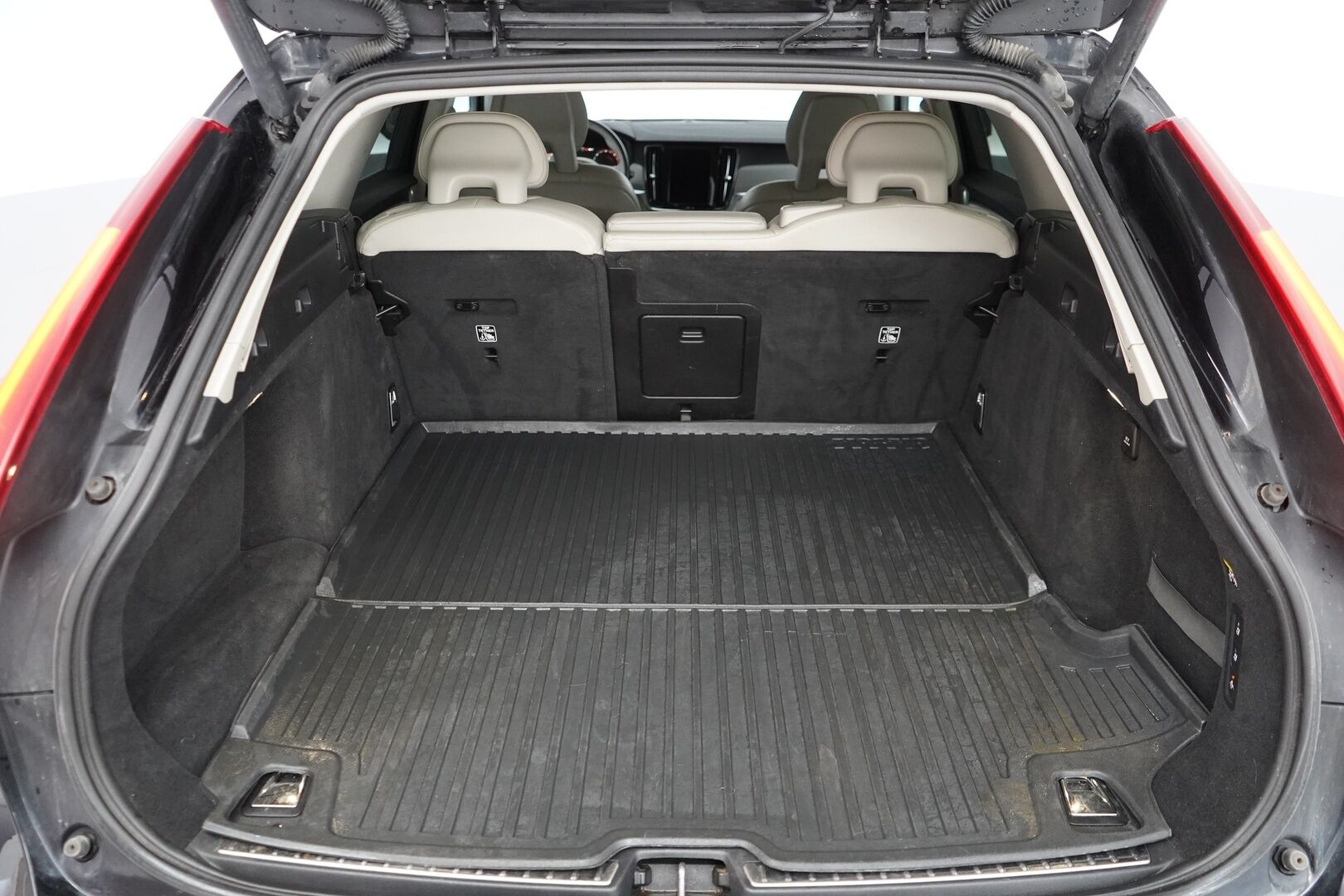 Volvo V90 2017 D4 AWD Inscription aut. *Polestar / HUD / ACC / 360° / Webasto / Muistipenkki / Keyless / Koukku* - Juuri saapunut! / Juuri huollettu / Polestar / Kahdet OEM vanteet / Huippuvarusteet 