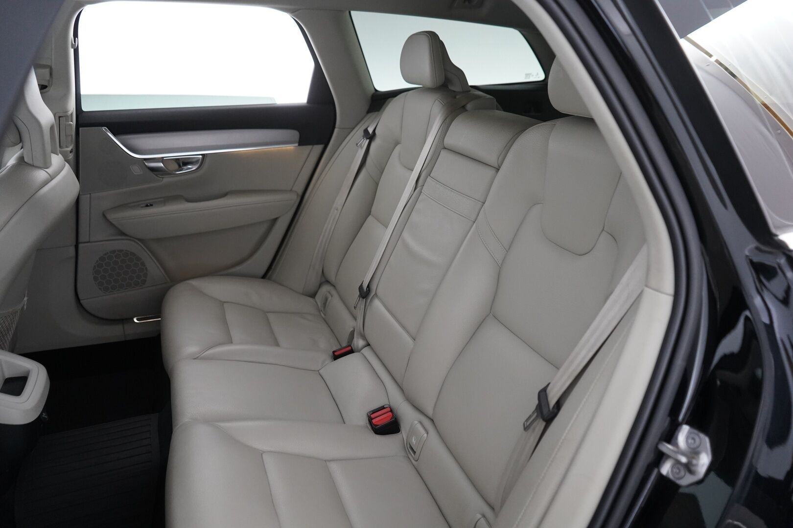 Volvo V90 2017 D4 AWD Inscription aut. *Polestar / HUD / ACC / 360° / Webasto / Muistipenkki / Keyless / Koukku* - Polestar / Kahdet OEM vanteet / Huippuvarusteet / Viimeisin huolto 241tkm