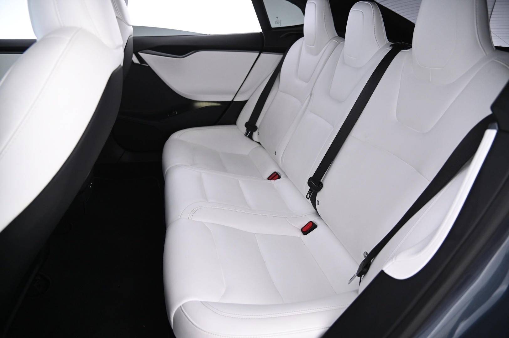 Tesla Model S 2020 Long Raven AWD Raven - | CCS-päivitys tehty | 21" Turbine | Intel Atom | Ilma-alusta | Premium Audio | 2x Alumiinivanteet renkailla |