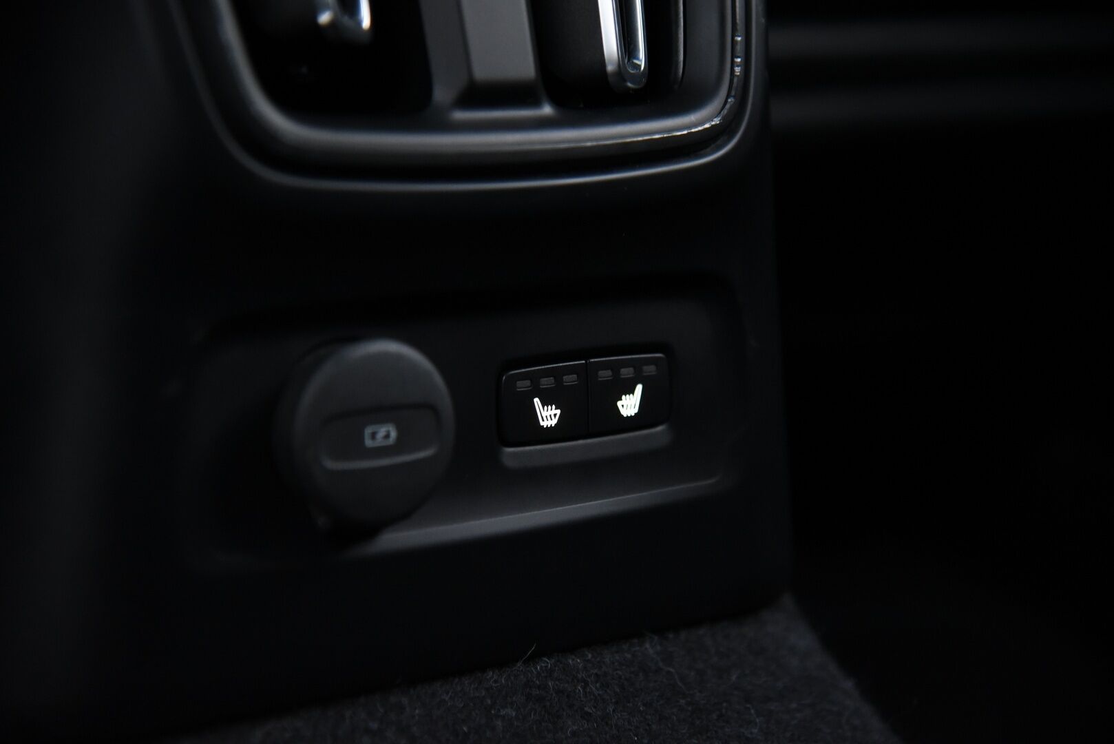 Volvo XC40 2020 T5 Twin Engine R-Design Business aut. / Adapt.Vakkari / Panorama / Muistipenkki / H&K / BLIS / P.Kamera / Navi - Merkkihuollettu / Keyless / Apple&Android / Digimittaristo