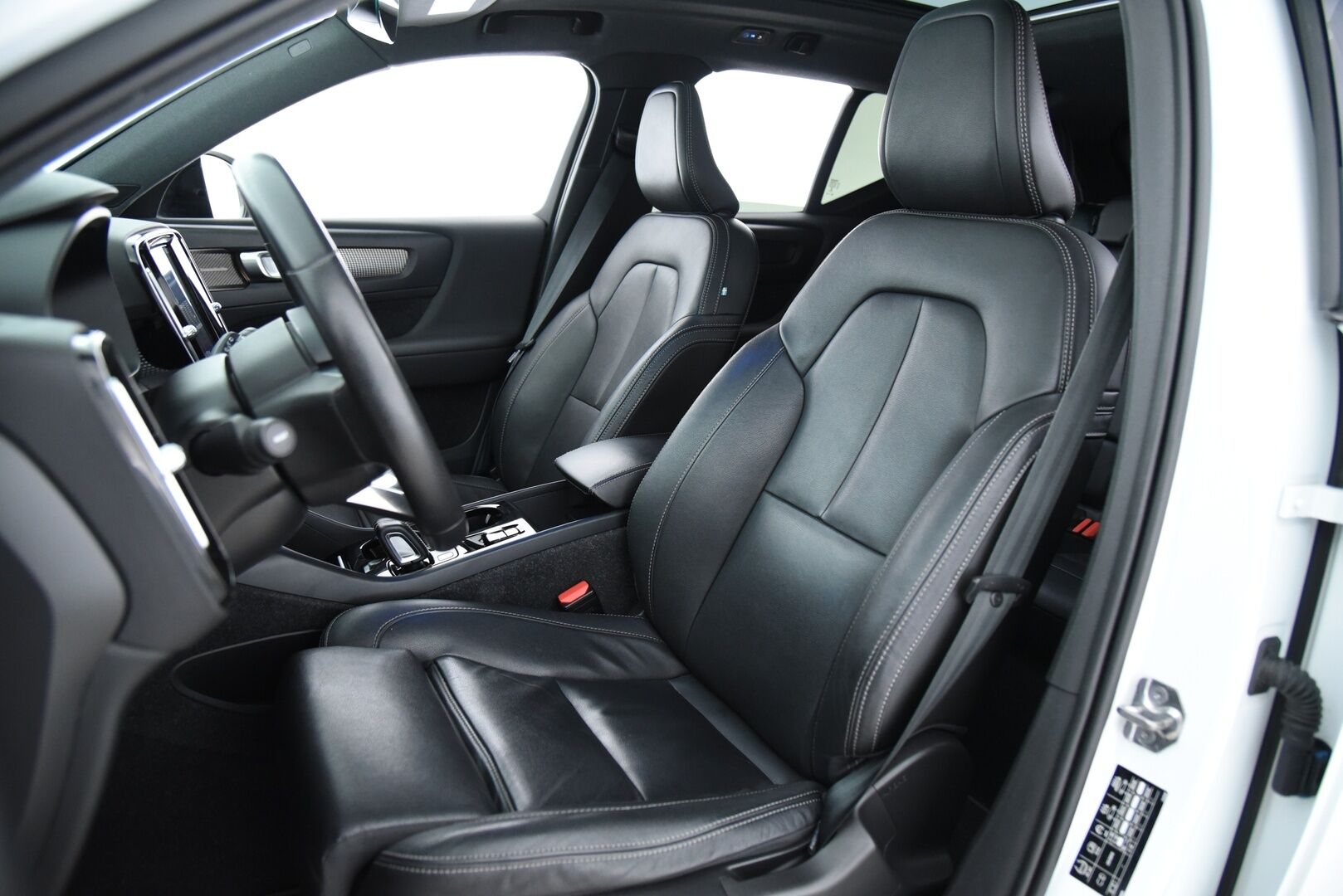 Volvo XC40 2020 T5 Twin Engine R-Design Business aut. / Adapt.Vakkari / Panorama / Muistipenkki / H&K / BLIS / P.Kamera / Navi - Merkkihuollettu / Keyless / Apple&Android / Digimittaristo