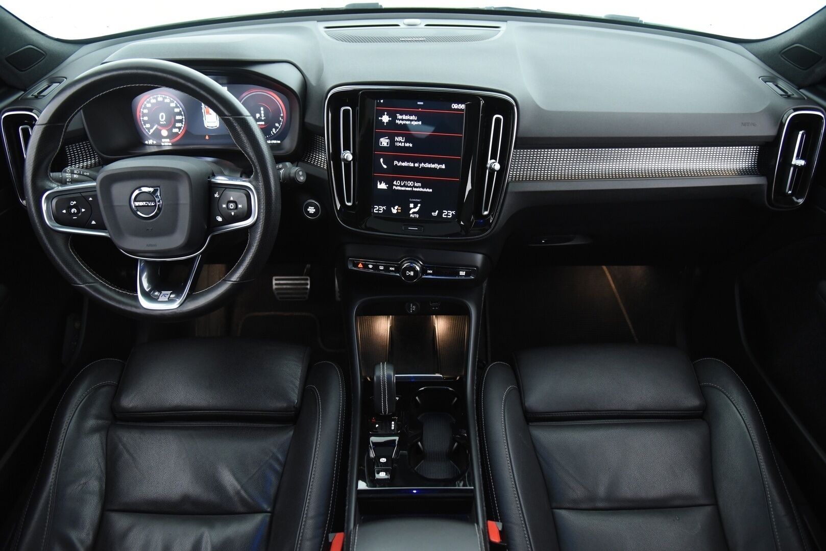 Volvo XC40 2020 T5 Twin Engine R-Design Business aut. / Adapt.Vakkari / Panorama / Muistipenkki / H&K / BLIS / P.Kamera / Navi - Merkkihuollettu / Keyless / Apple&Android / Digimittaristo