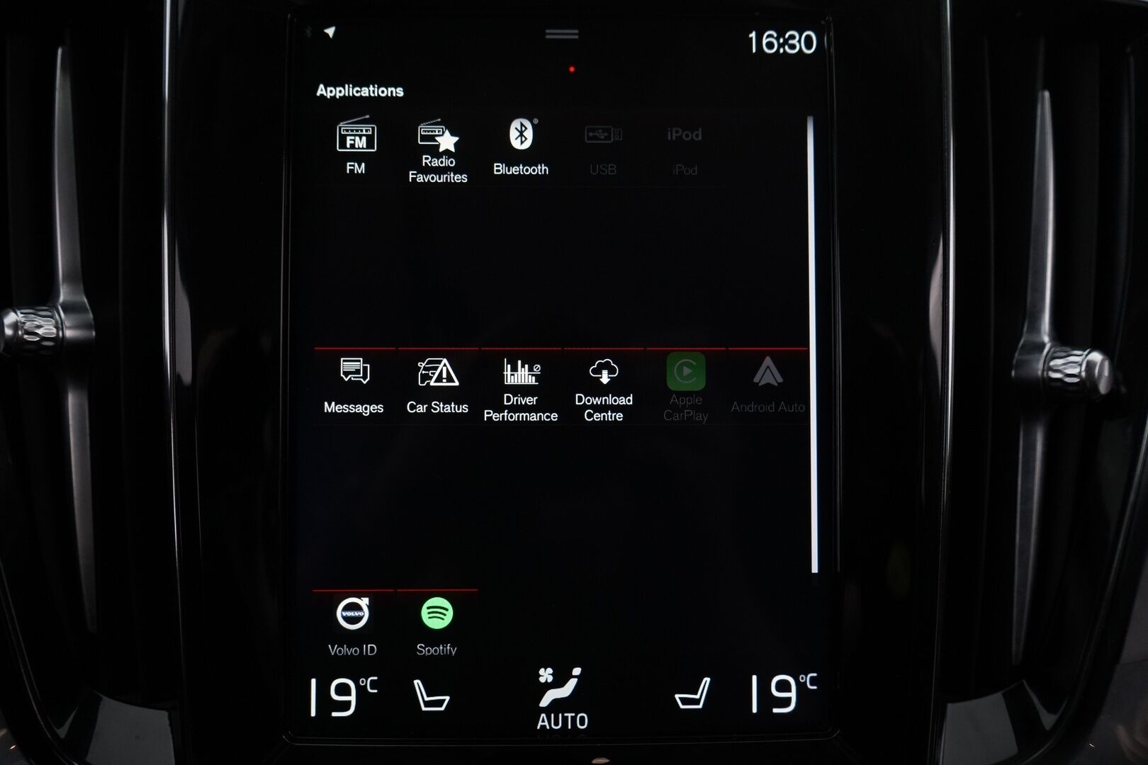 Volvo V60 2020 T6 TwE AWD Momentum Advanced aut. * ACC / Webasto / Kaistavahti / Keyless / Sähköluukku * - Hihna juuri vaihdettu / 2x vanteet ja renkaat!