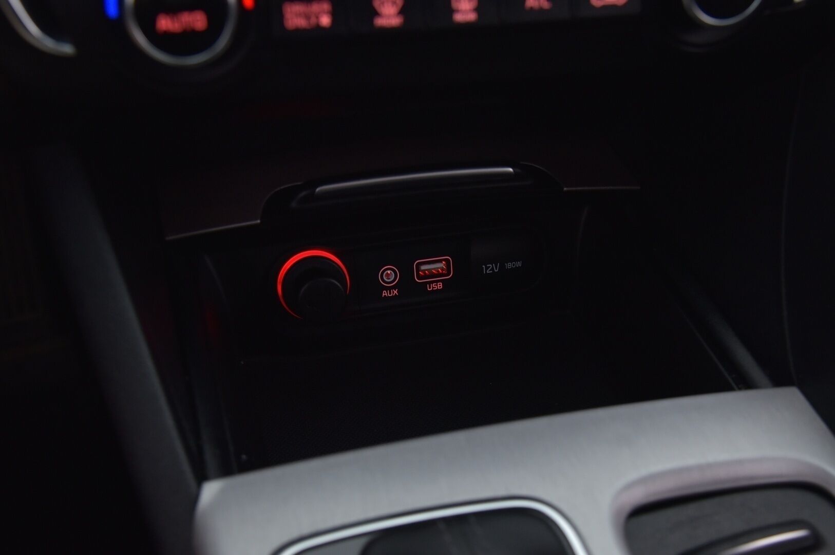 KIA OPTIMA 2018 2,0 GDI PHEV Business Premium SW A/T - | Suomi- Auto | Adapt.vakkari | Harman & Kardon | Avaimeton avaus & käynnistys | Android Auto | Apple Car Play | Peruutuskamera | Merkkiliikkeet huoltokirja | Ilmastoidut nahkapenkit |