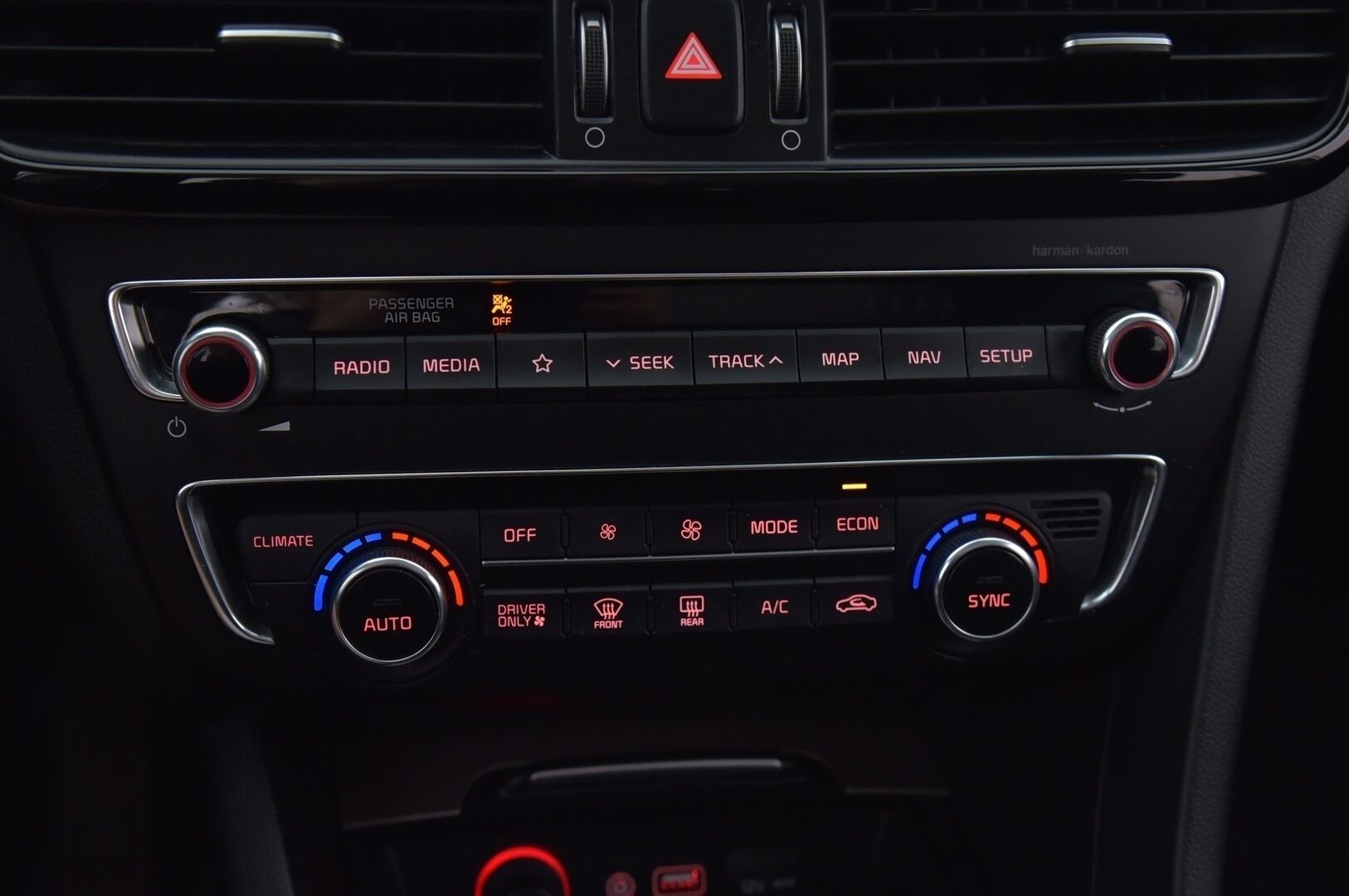 KIA OPTIMA 2018 2,0 GDI PHEV Business Premium SW A/T - | Suomi- Auto | Adapt.vakkari | Harman & Kardon | Avaimeton avaus & käynnistys | Android Auto | Apple Car Play | Peruutuskamera | Merkkiliikkeet huoltokirja | Ilmastoidut nahkapenkit |
