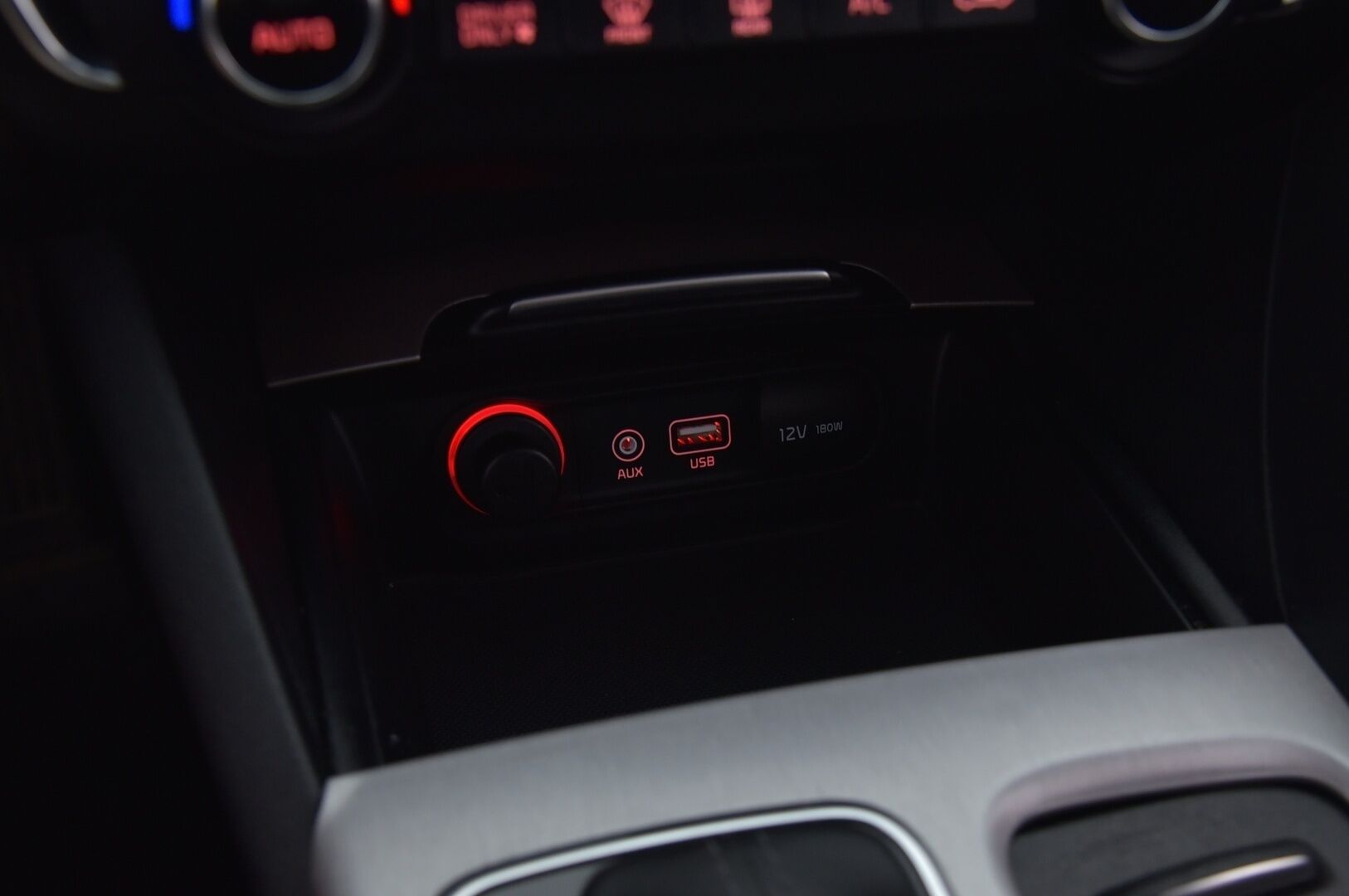 KIA OPTIMA 2018 2,0 GDI PHEV Business Premium SW A/T - | Suomi- Auto | Adapt.vakkari | Harman & Kardon | Avaimeton avaus & käynnistys | Android Auto | Apple Car Play | Peruutuskamera | Merkkiliikkeet huoltokirja | Ilmastoidut nahkapenkit |