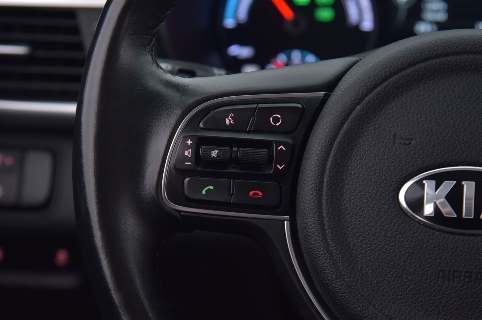 KIA OPTIMA 2018 2,0 GDI PHEV Business Premium SW A/T - | Suomi- Auto | Adapt.vakkari | Harman & Kardon | Avaimeton avaus & käynnistys | Android Auto | Apple Car Play | Peruutuskamera | Merkkiliikkeet huoltokirja | Ilmastoidut nahkapenkit |