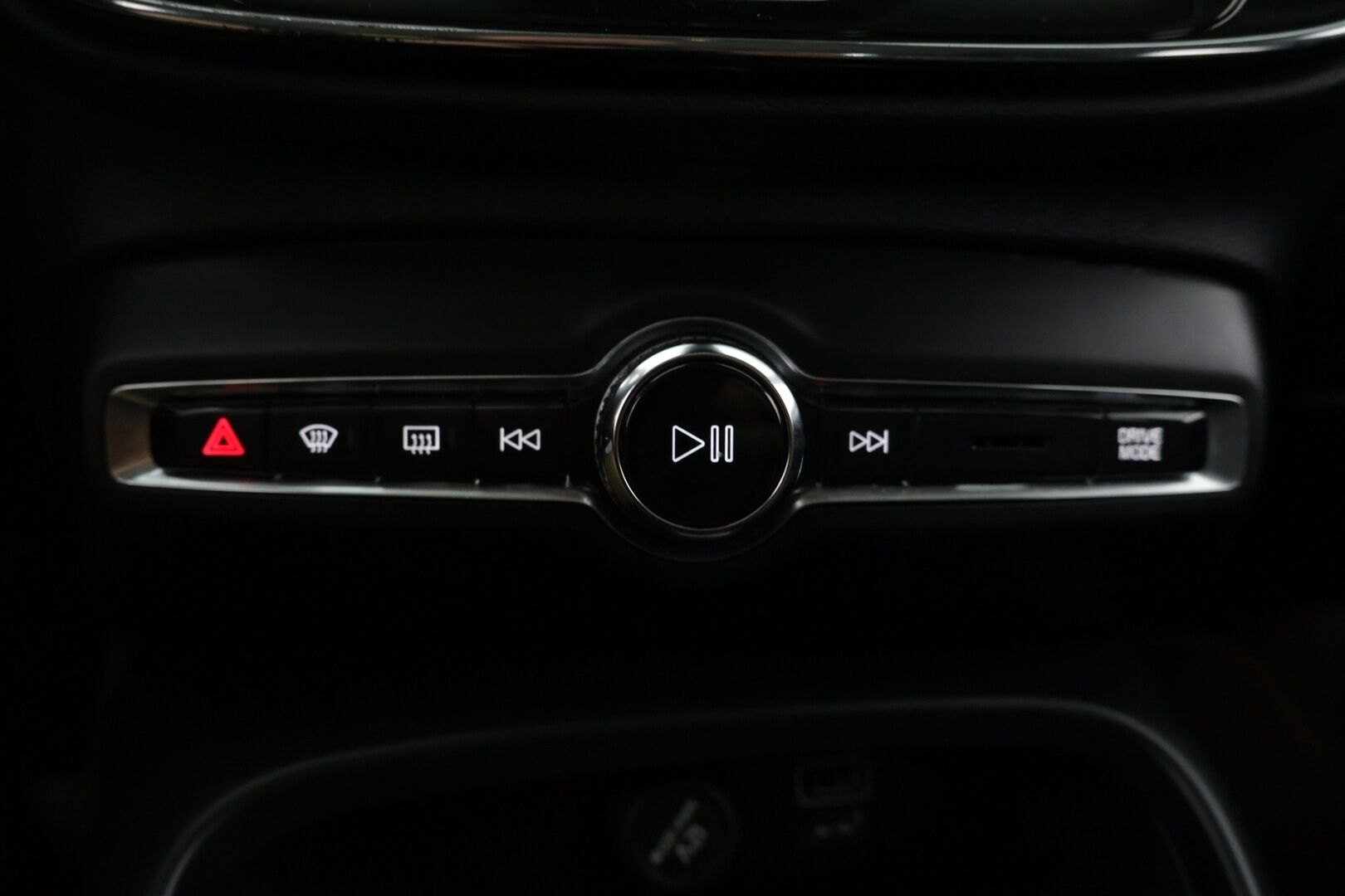 Volvo XC40 2021 T4 TwE Business Inscription Expression aut. - Adapt.Vakkari | Webasto | H&K | Kaistavahti | Katveavustin | P.Kamera | Navi | KeylessGo | Koukku
