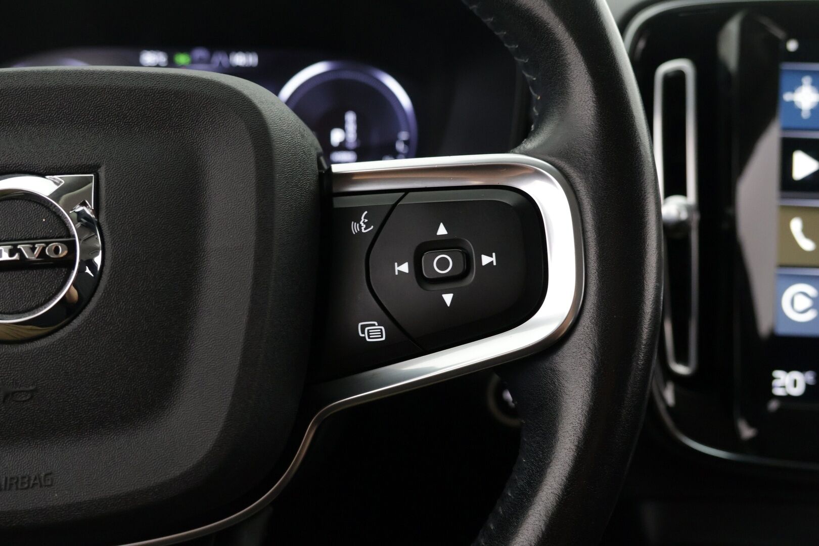 Volvo XC40 2021 T4 TwE Business Inscription Expression aut. - Adapt.Vakkari | Webasto | H&K | Kaistavahti | Katveavustin | P.Kamera | Navi | KeylessGo | Koukku