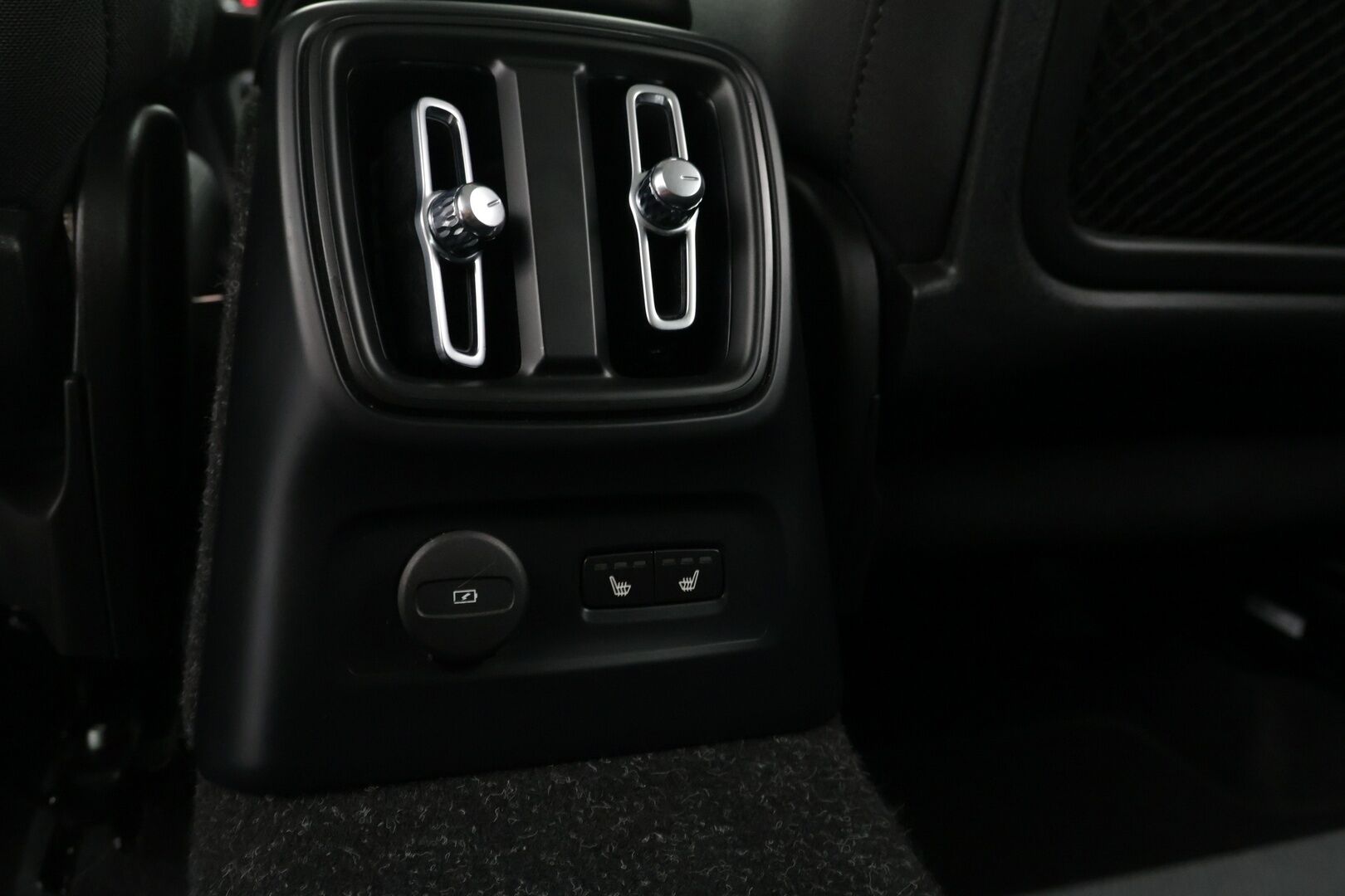Volvo XC40 2021 T4 TwE Business Inscription Expression aut. - Adapt.Vakkari | Webasto | H&K | Kaistavahti | Katveavustin | P.Kamera | Navi | KeylessGo | Koukku