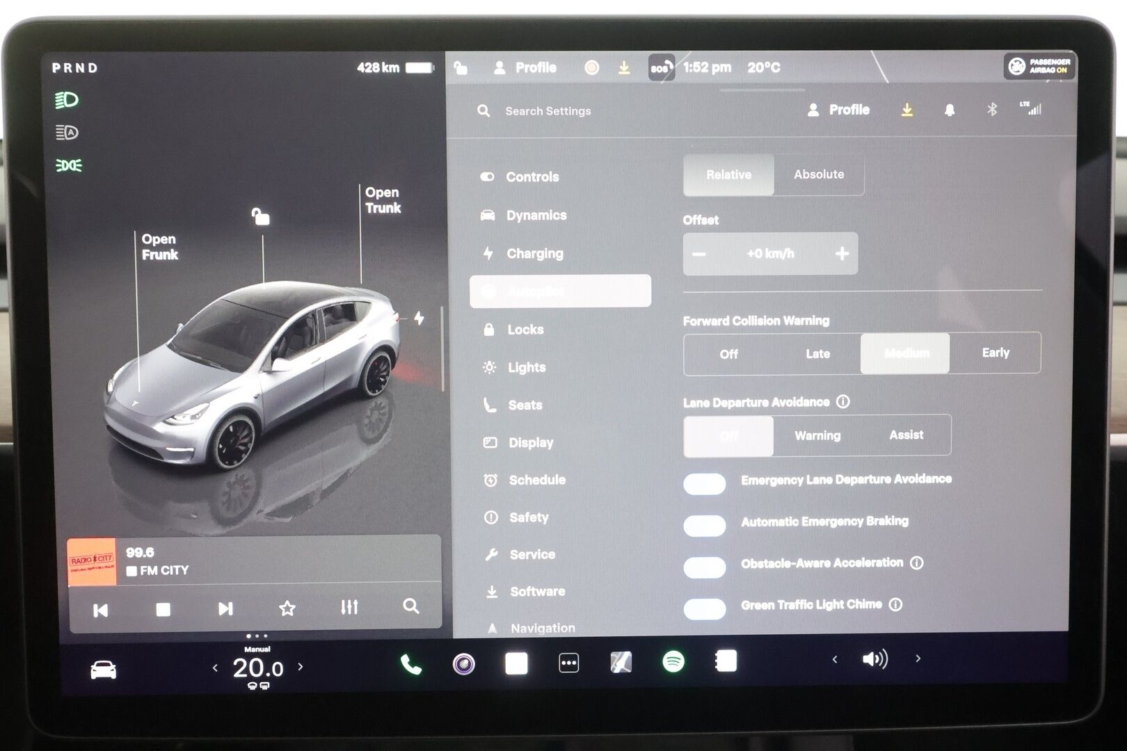 Tesla Model Y 2023 Performance - | Koukku | ILP | Lasikatto | Premium Audio | Matrix LED | P.Kamera | Mustat nahat | Ratinlämmitin | ALV | 1.Om Suomi-auto | Kahdet renkaat aluvanteilla | 