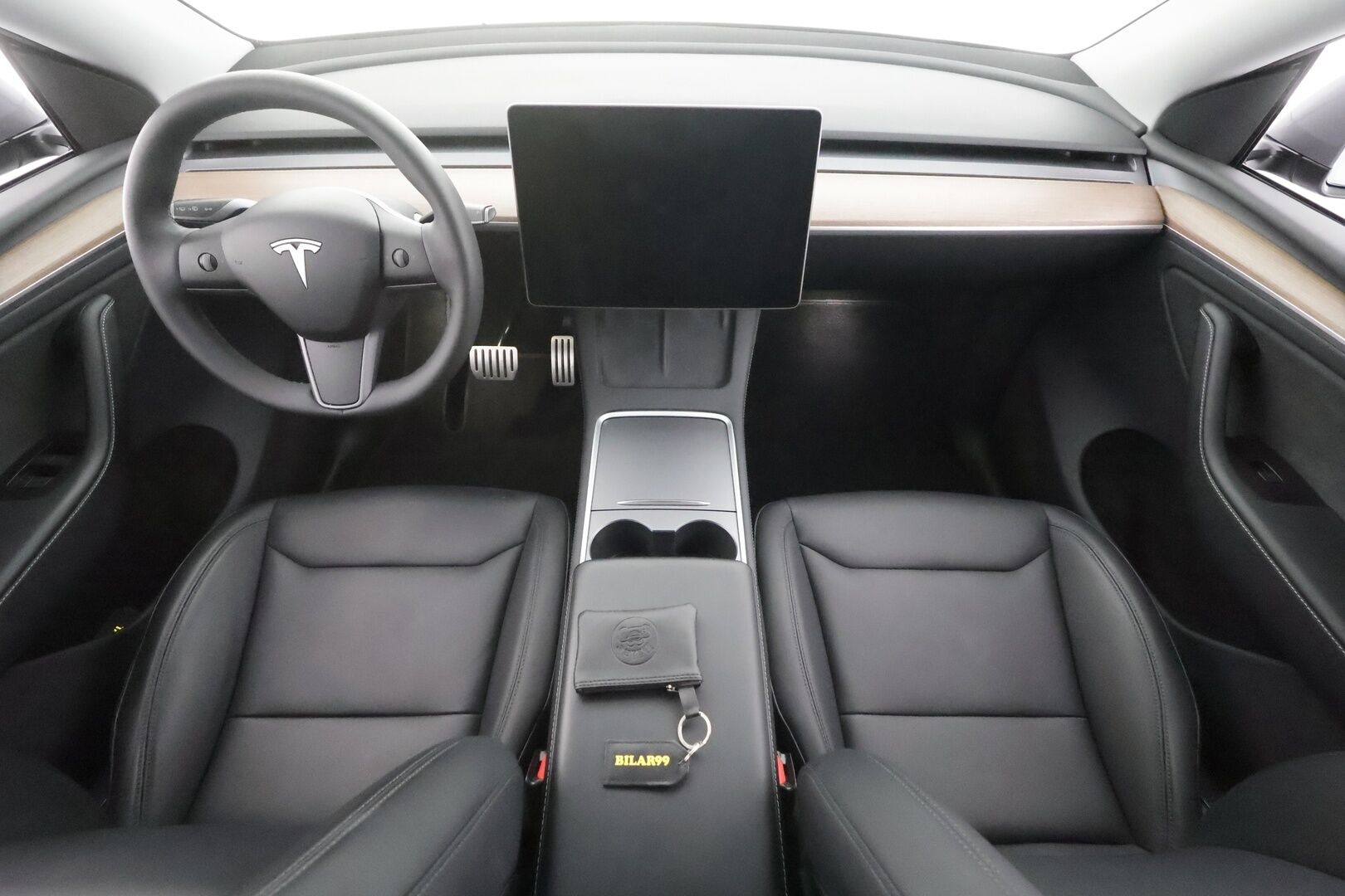 Tesla Model Y 2023 Performance - | Koukku | ILP | Lasikatto | Premium Audio | Matrix LED | P.Kamera | Mustat nahat | Ratinlämmitin | ALV | 1.Om Suomi-auto | Kahdet renkaat aluvanteilla | 