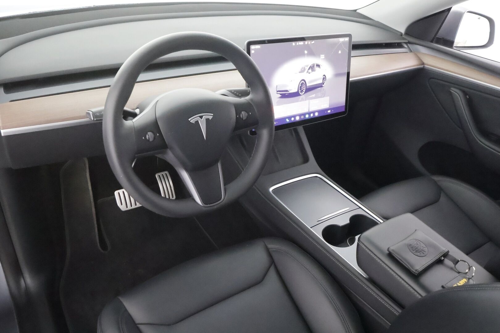 Tesla Model Y 2023 Performance - | Koukku | ILP | Lasikatto | Premium Audio | Matrix LED | P.Kamera | Mustat nahat | Ratinlämmitin | ALV | 1.Om Suomi-auto | Kahdet renkaat aluvanteilla | 