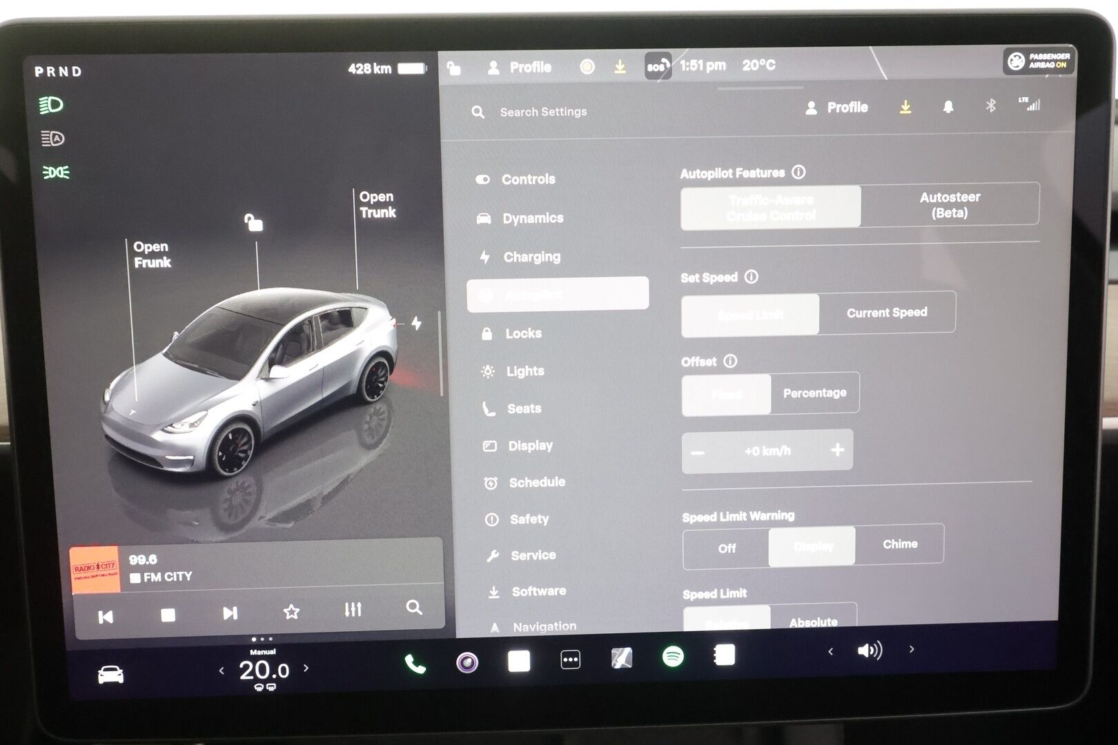 Tesla Model Y 2023 Performance - | Koukku | ILP | Lasikatto | Premium Audio | Matrix LED | P.Kamera | Mustat nahat | Ratinlämmitin | ALV | 1.Om Suomi-auto | Kahdet renkaat aluvanteilla | 