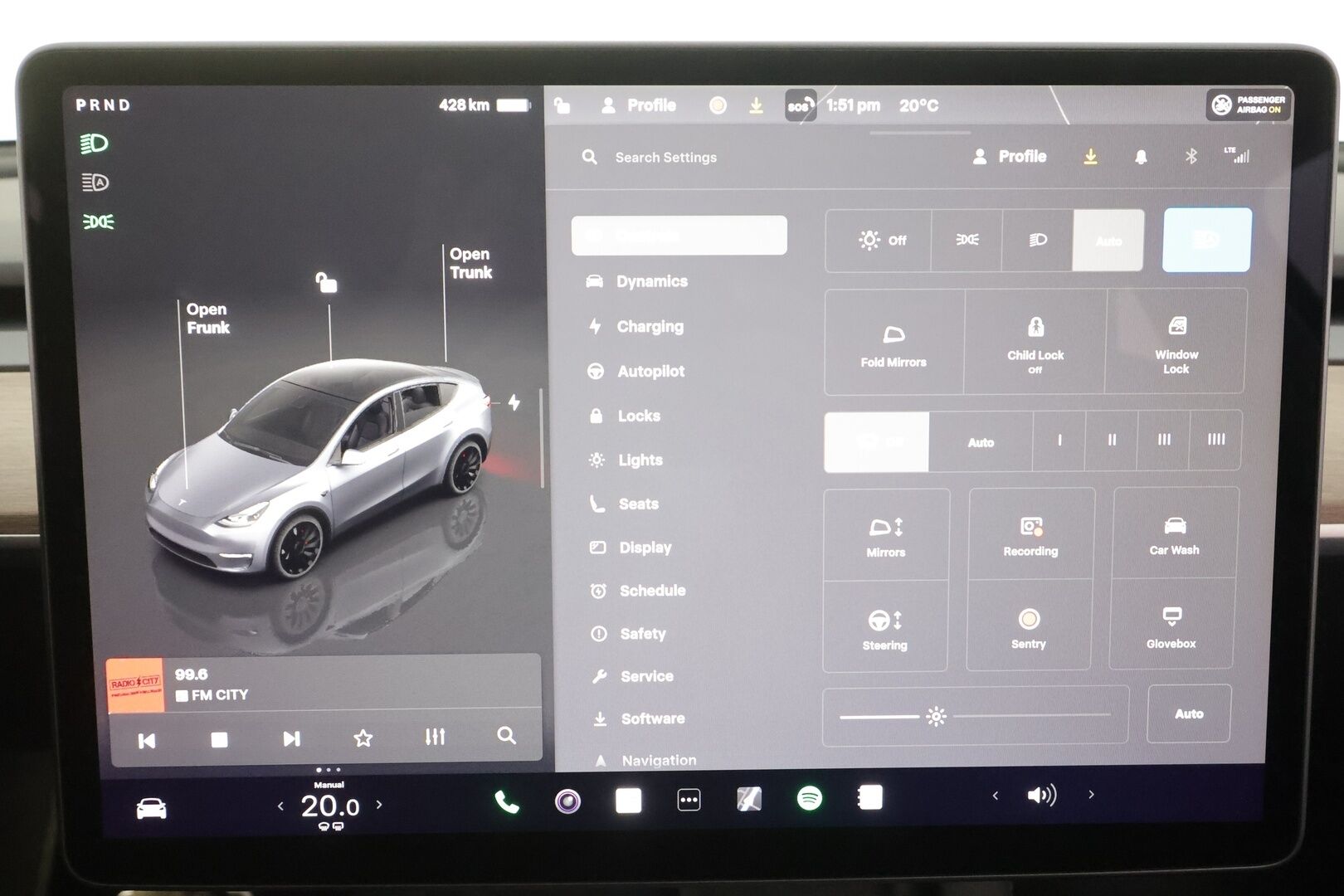 Tesla Model Y 2023 Performance - | Koukku | ILP | Lasikatto | Premium Audio | Matrix LED | P.Kamera | Mustat nahat | Ratinlämmitin | ALV | 1.Om Suomi-auto | Kahdet renkaat aluvanteilla | 